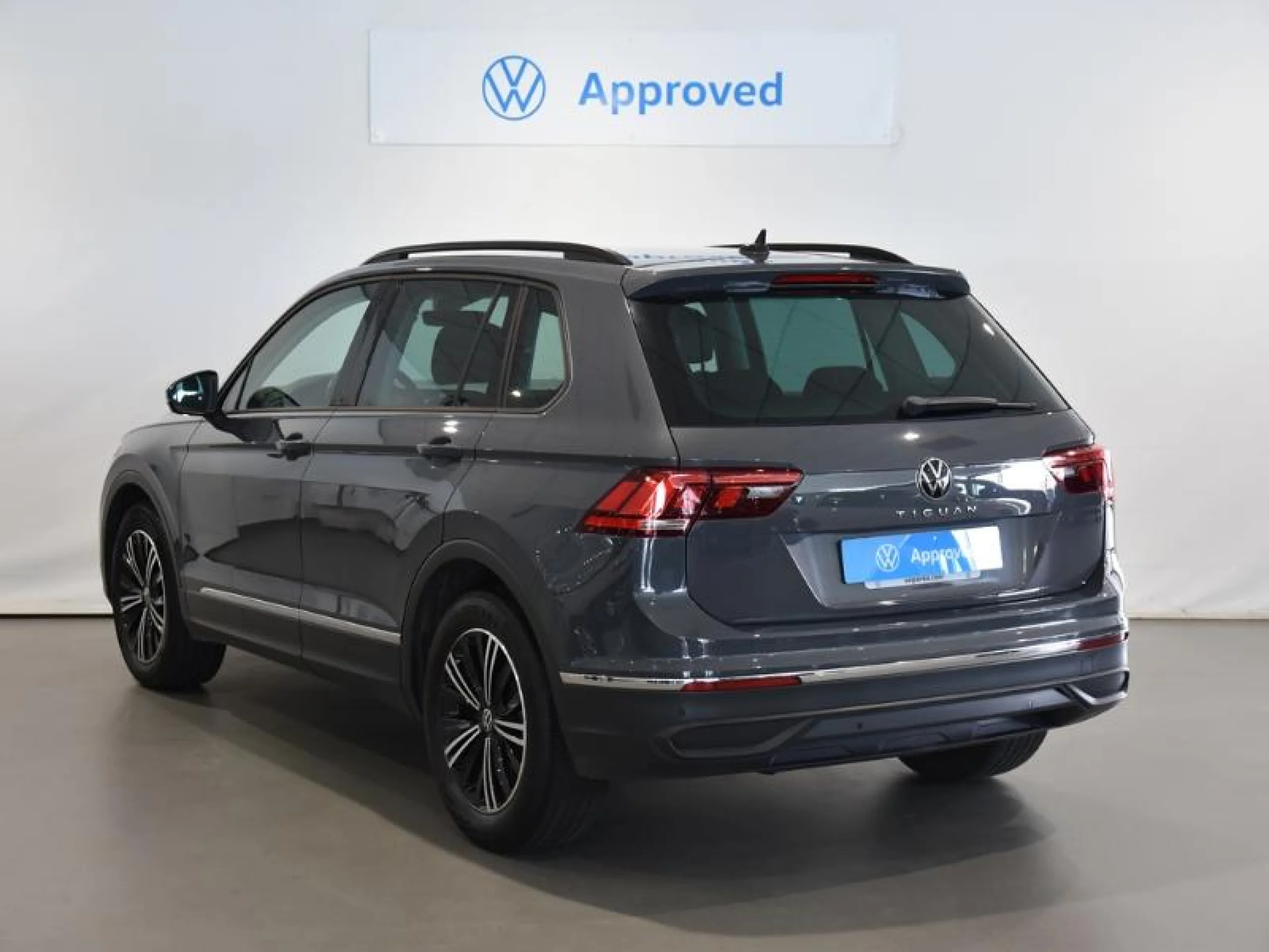 VOLKSWAGEN TIGUAN LIFE 2.0 TDI 90KW (122CV) - Foto 2