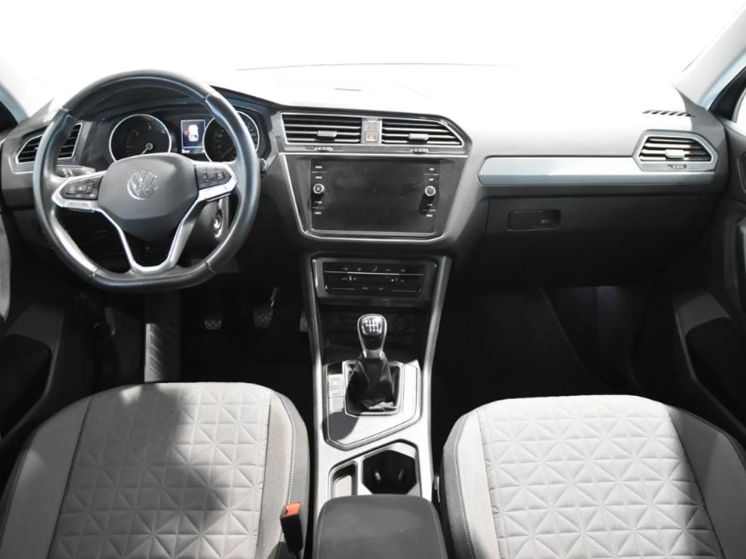 VOLKSWAGEN TIGUAN LIFE 2.0 TDI 90KW (122CV) - Foto 4