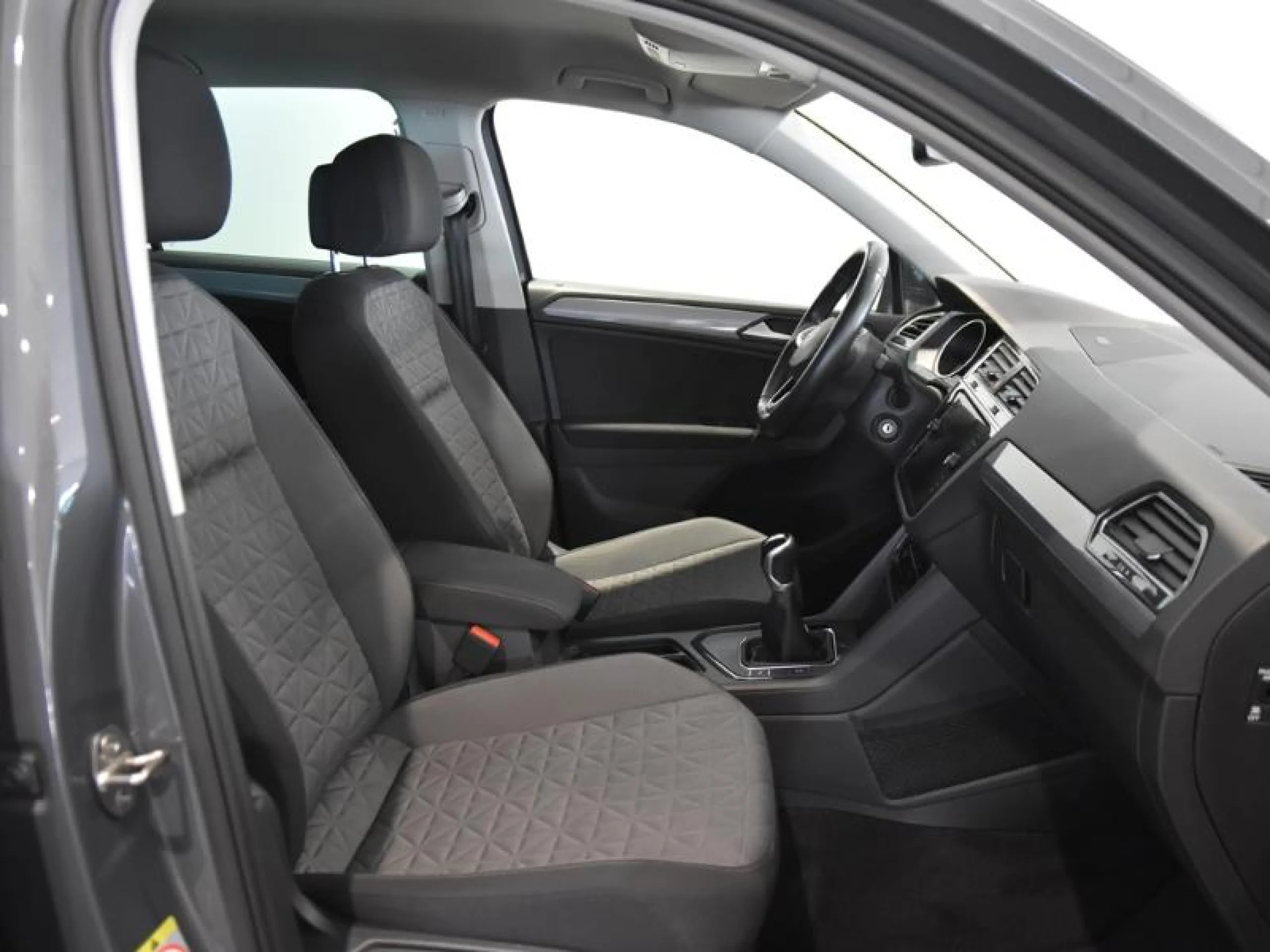 VOLKSWAGEN TIGUAN LIFE 2.0 TDI 90KW (122CV) - Foto 5