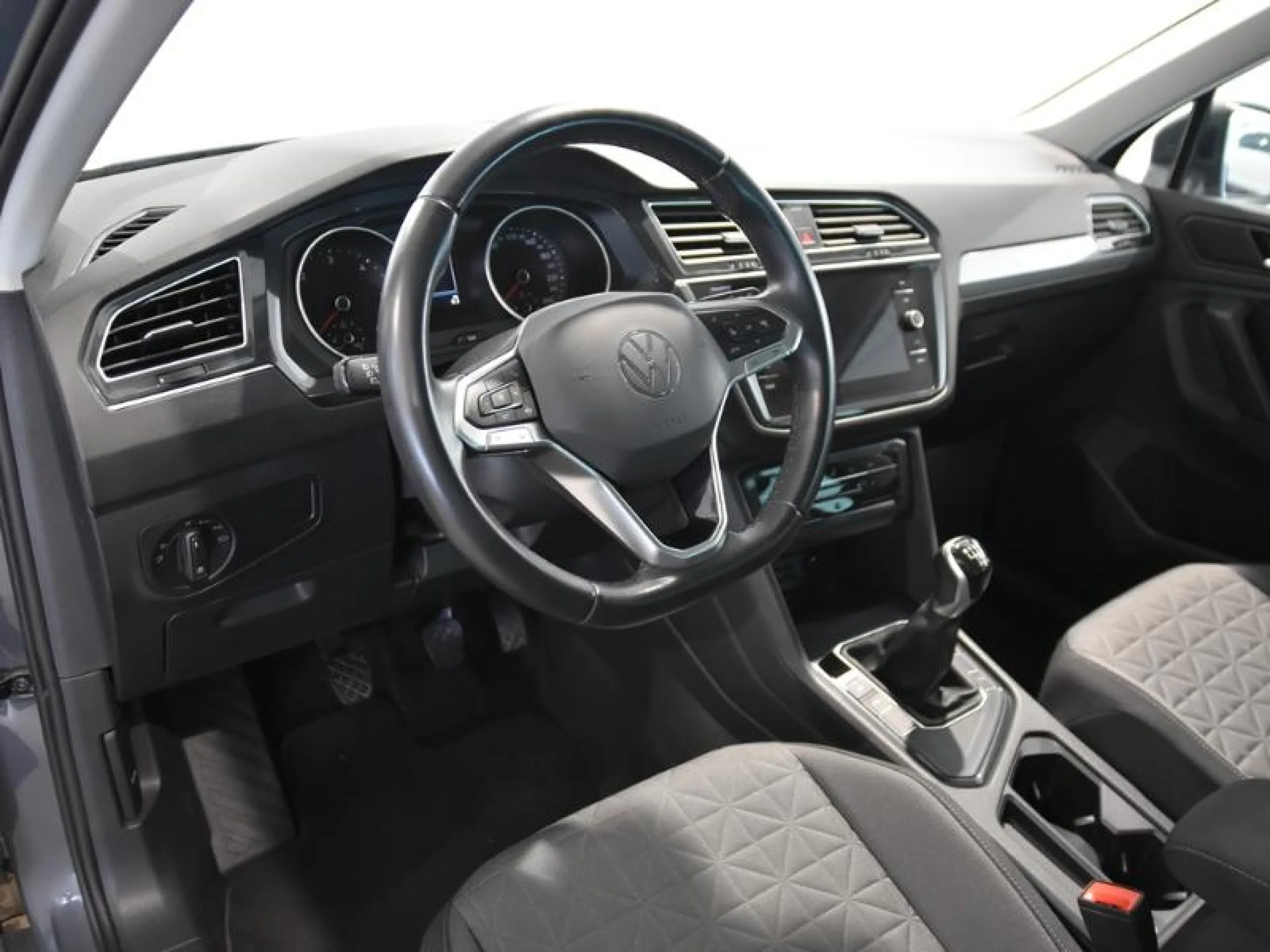 VOLKSWAGEN TIGUAN LIFE 2.0 TDI 90KW (122CV) - Foto 8
