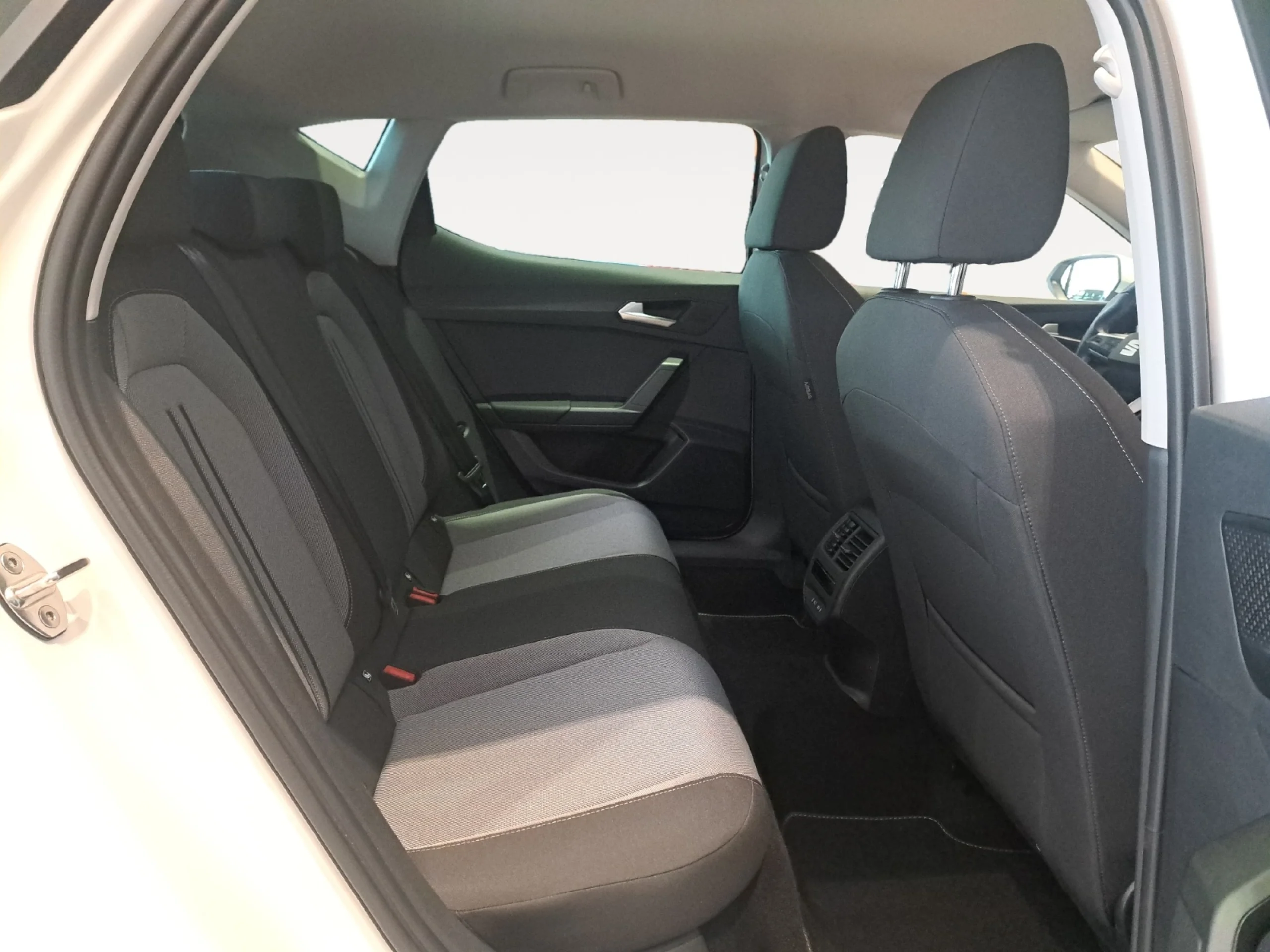 SEAT LEON 2.0 TDI 110KW DSG 7 STYLE XL - Foto 6