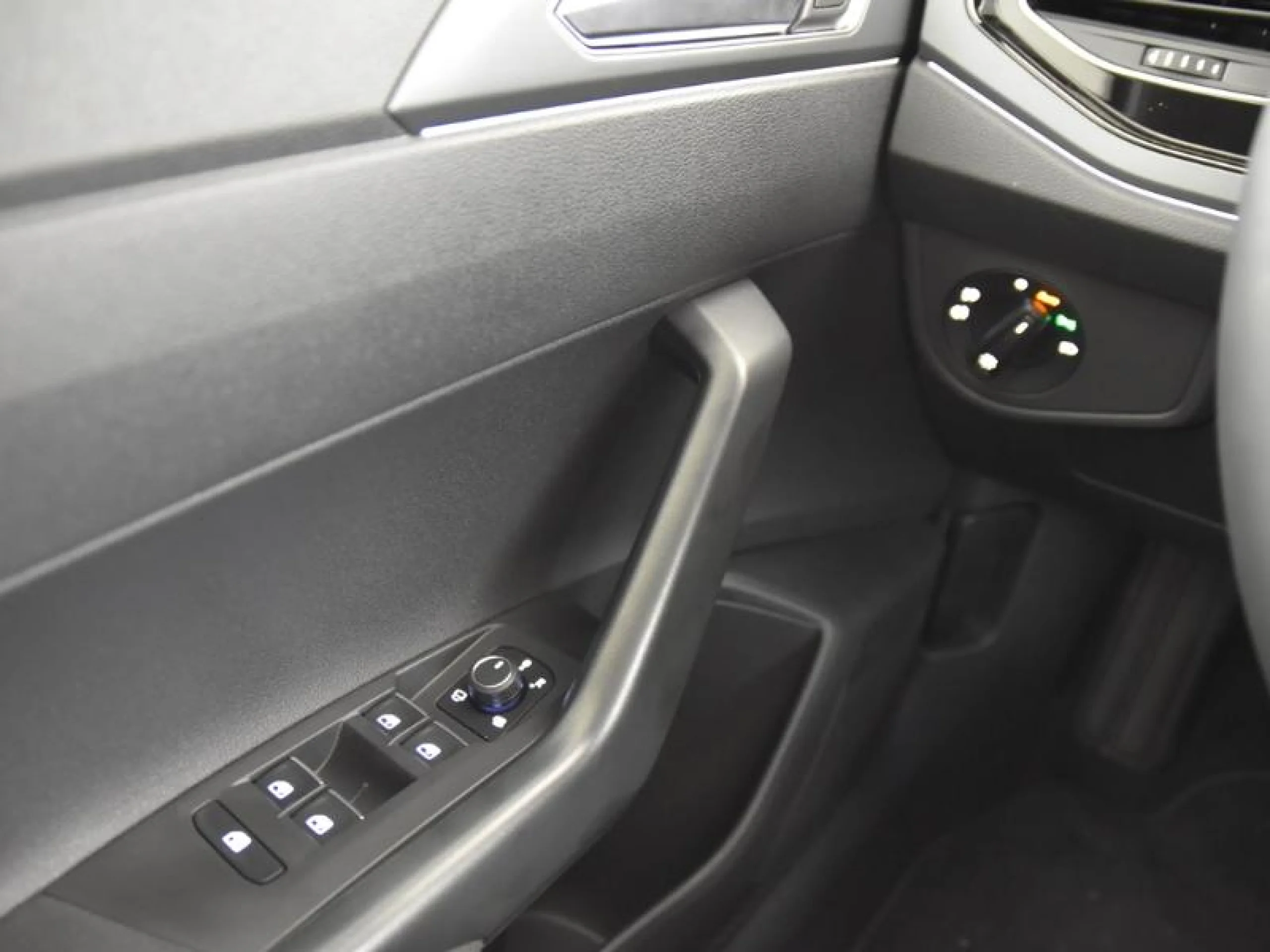 VOLKSWAGEN TAIGO R LINE 1.0 TSI 81KW (110CV) - Foto 15