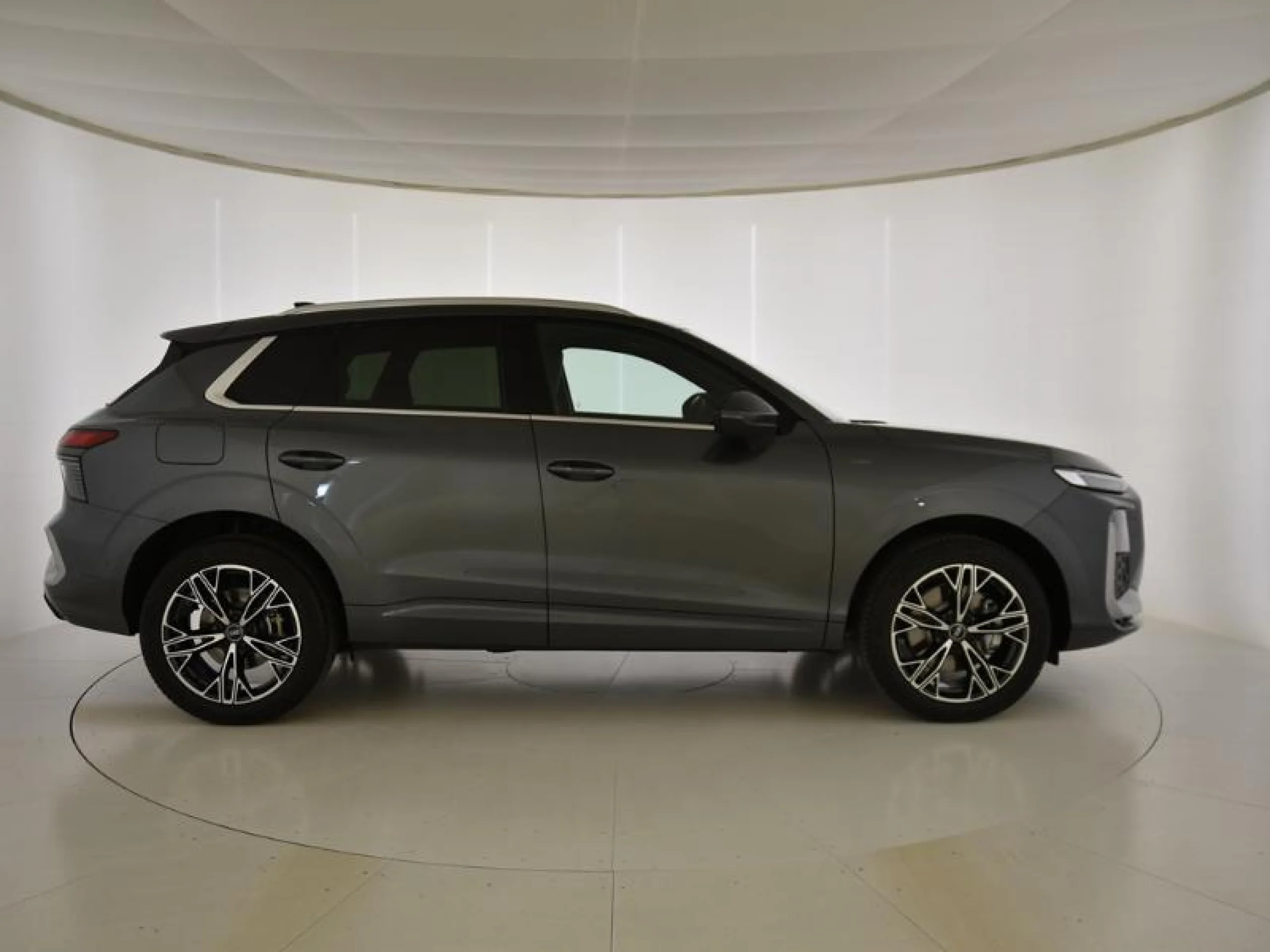AUDI Q3 Q3 SUV LAUNCH EDITION E HYBRID  200 KW S TRONIC - Foto 3