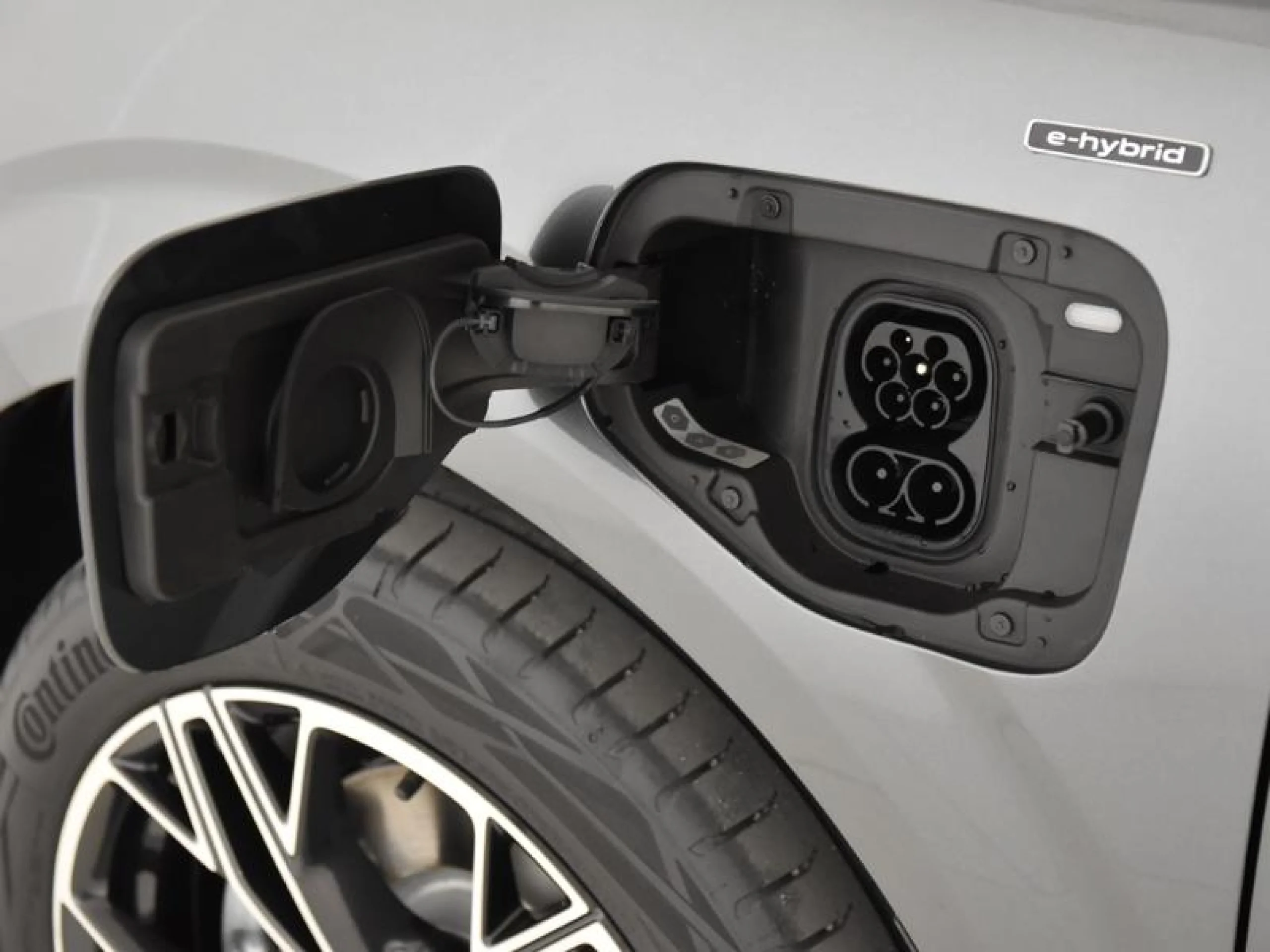 AUDI Q3 Q3 SUV LAUNCH EDITION E HYBRID  200 KW S TRONIC - Foto 9