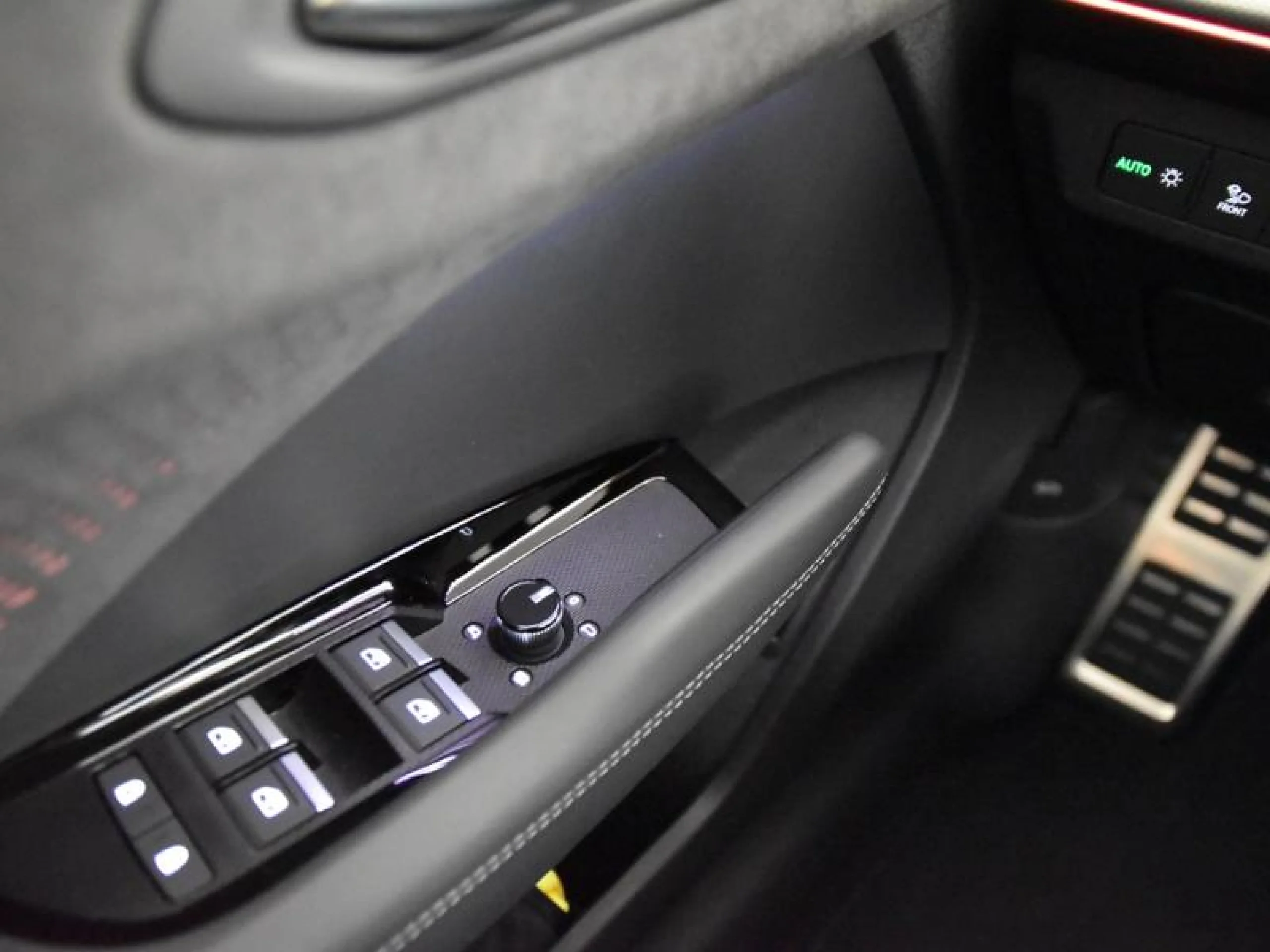 AUDI Q3 Q3 SUV LAUNCH EDITION E HYBRID  200 KW S TRONIC - Foto 17