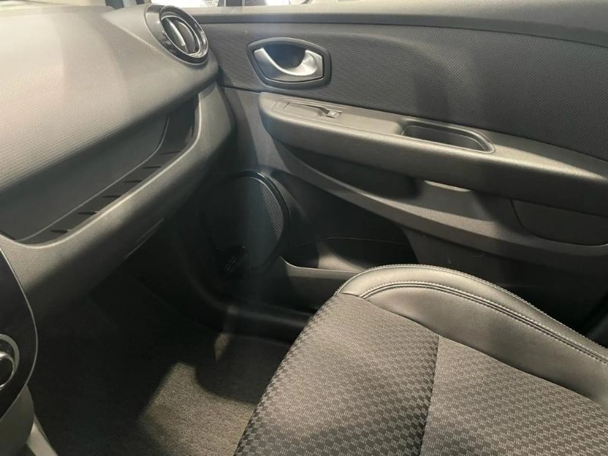 RENAULT CLIO LIMITED TCE 66KW (90CV)  18 - Foto 12