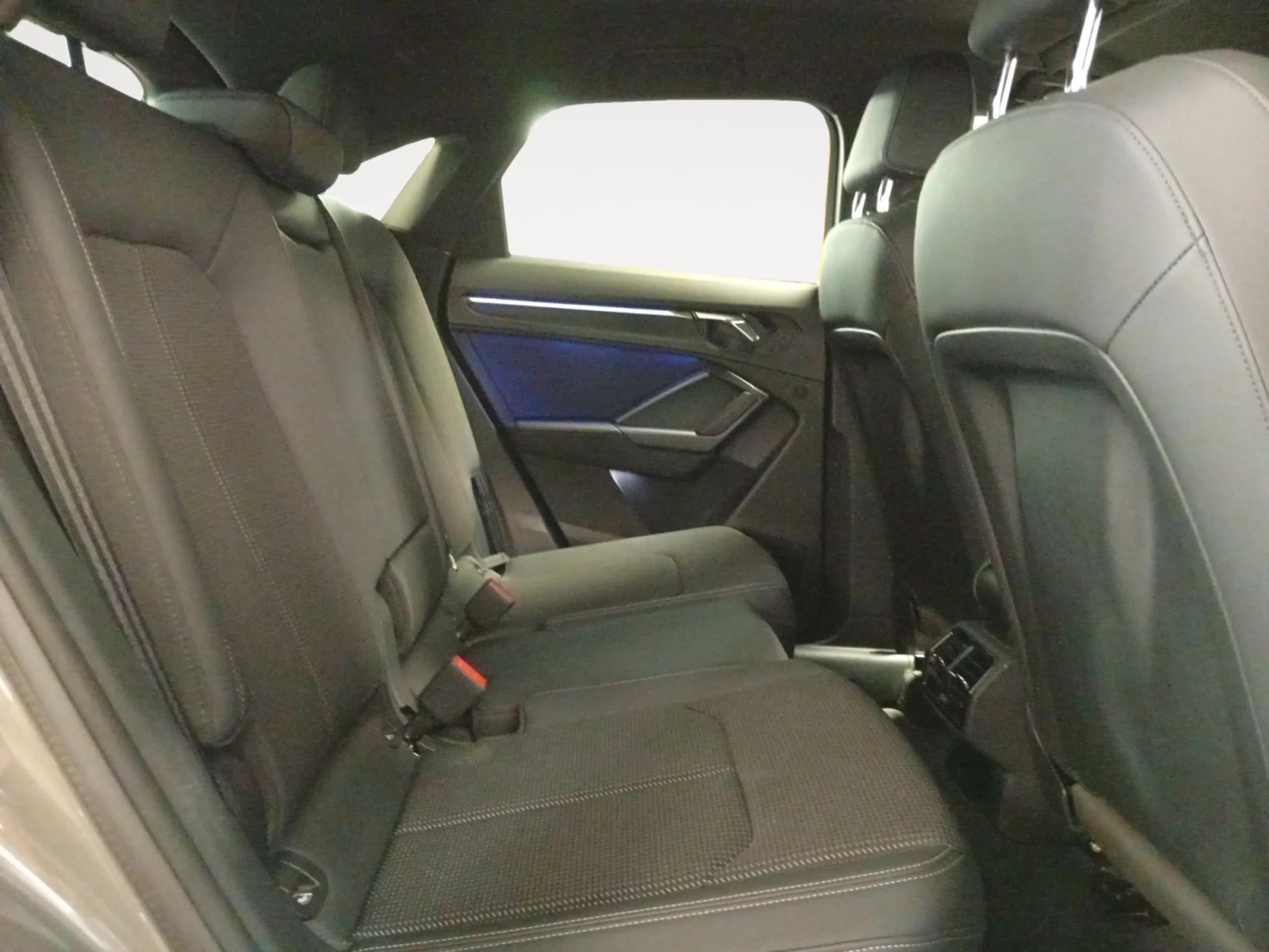 AUDI Q3 SPORTBACK BLACK LINE 35 TDI 110KW (150CV) S TRONIC - Foto 6