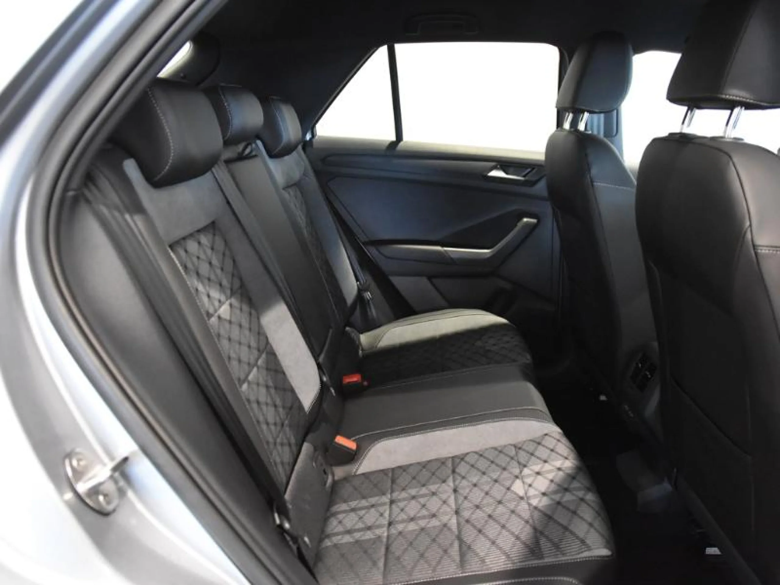 VOLKSWAGEN T ROC R LINE 1.5 TSI 110KW (150CV) DSG - Foto 6