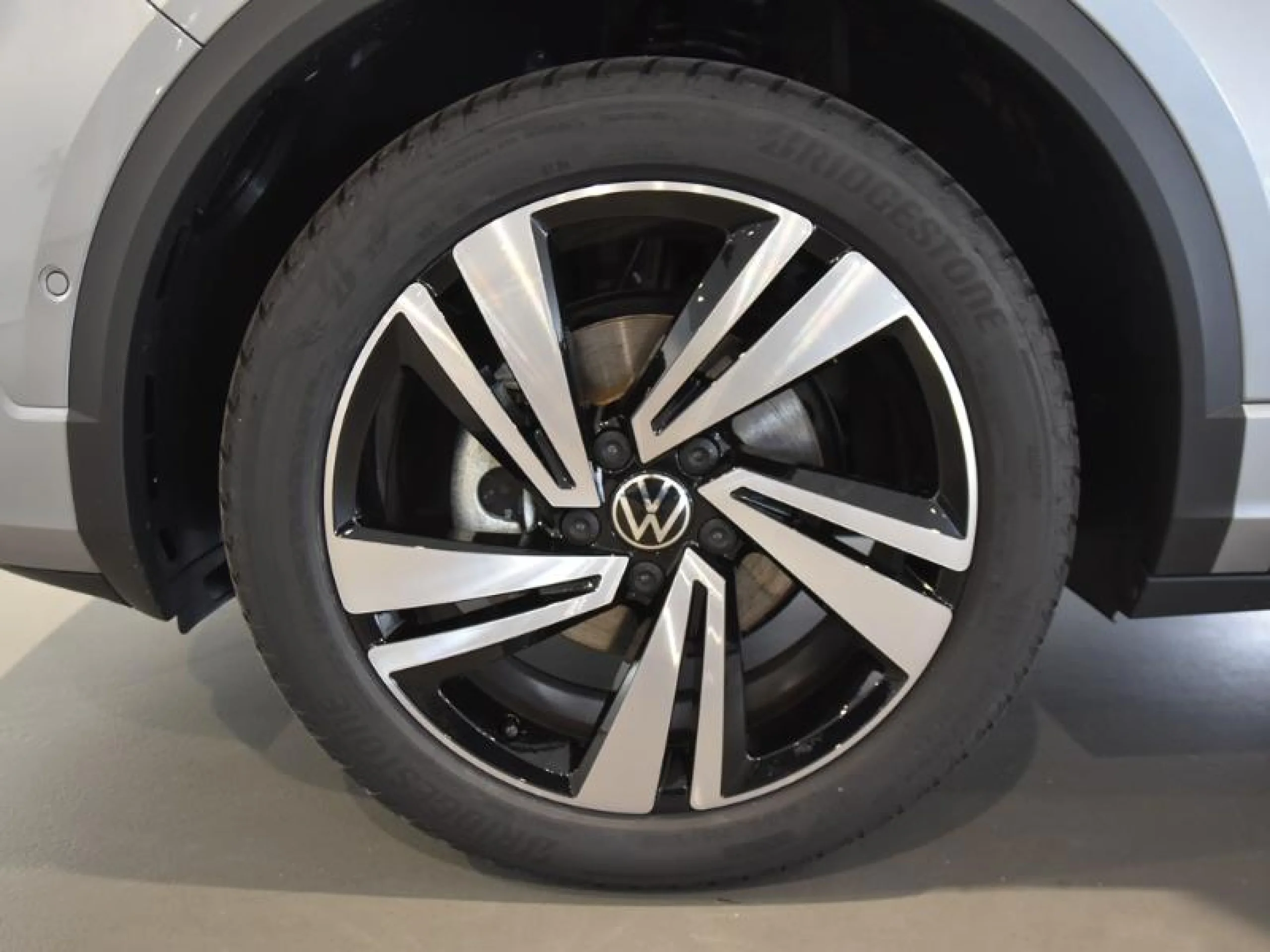 VOLKSWAGEN T ROC R LINE 1.5 TSI 110KW (150CV) DSG - Foto 9