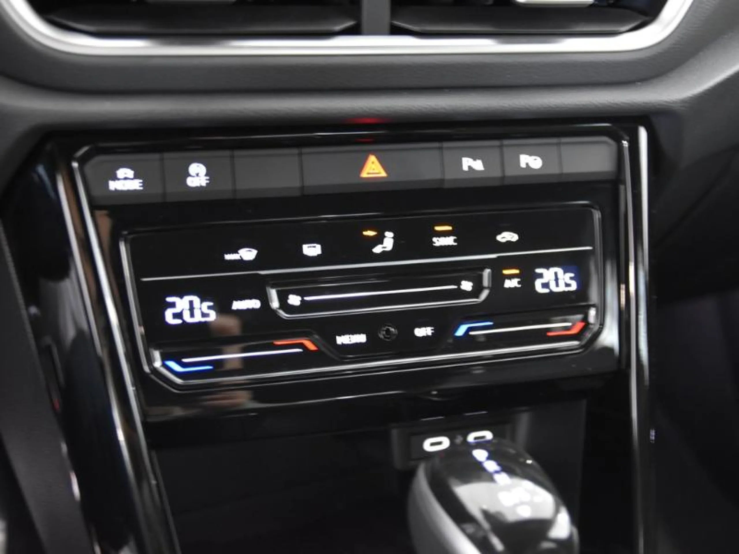VOLKSWAGEN T ROC R LINE 1.5 TSI 110KW (150CV) DSG - Foto 12