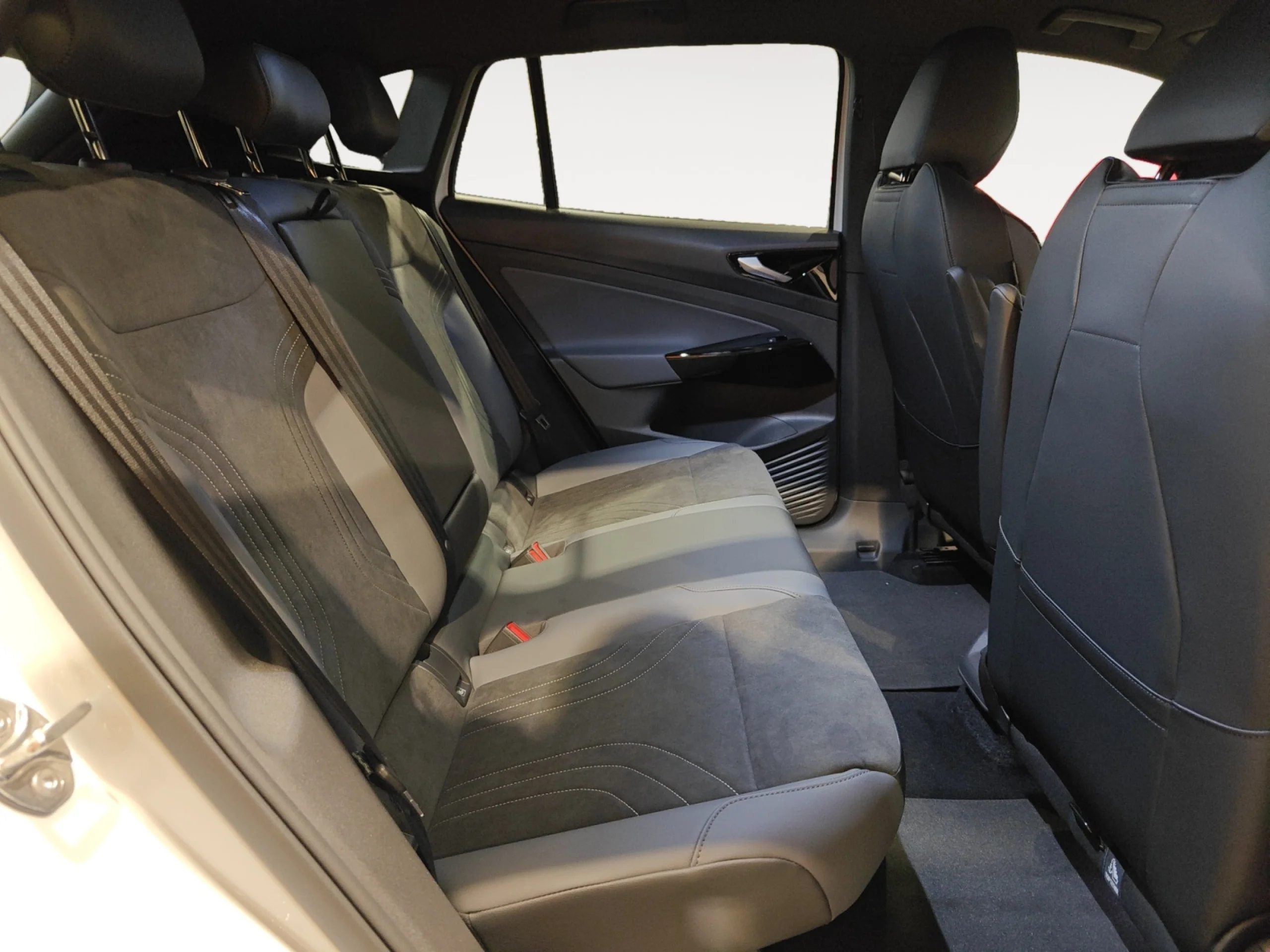 VOLKSWAGEN ID.4 PRO 210KW (286CV) 77KWH - Foto 6