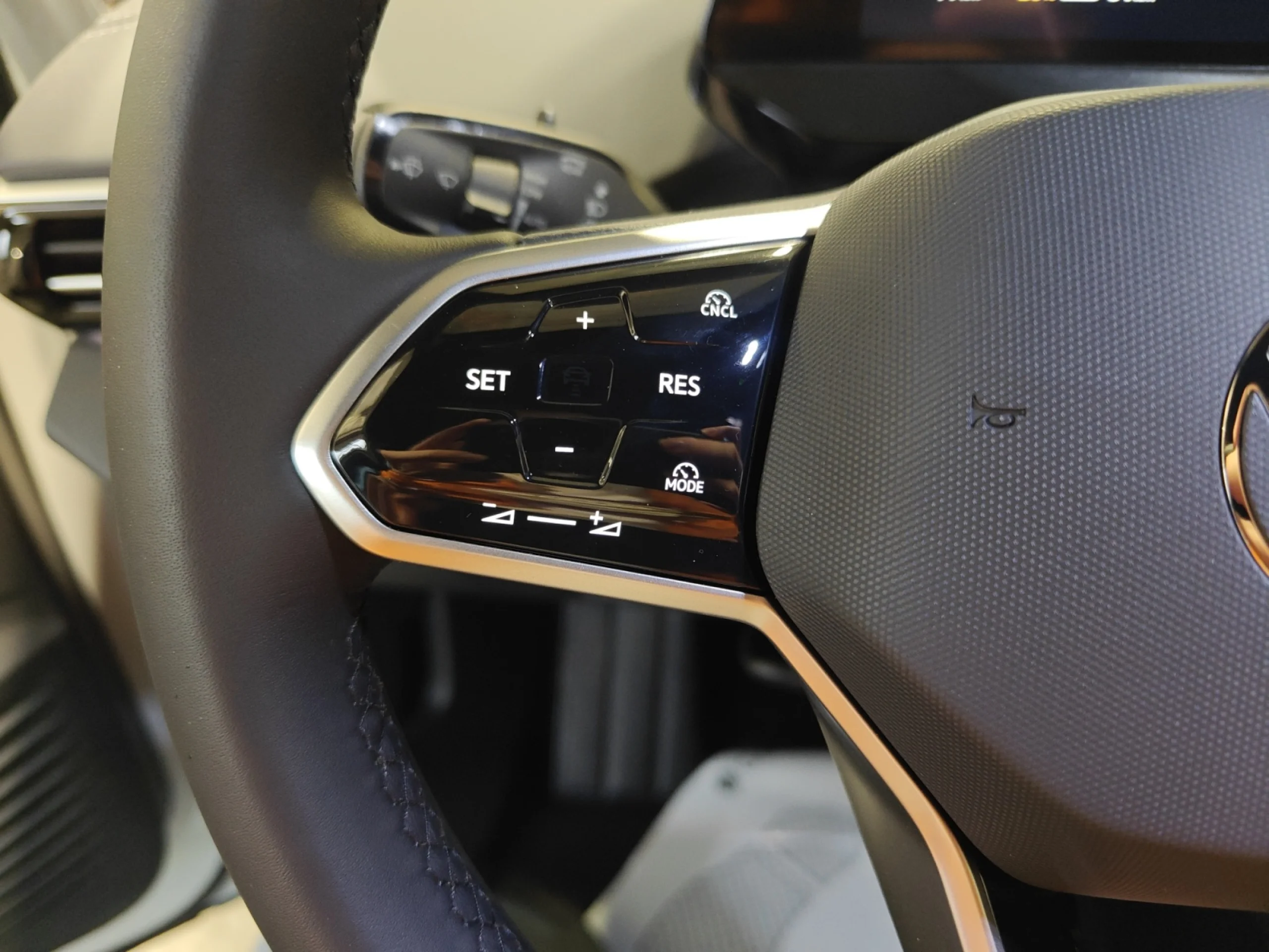 VOLKSWAGEN ID.4 PRO 210KW (286CV) 77KWH - Foto 11