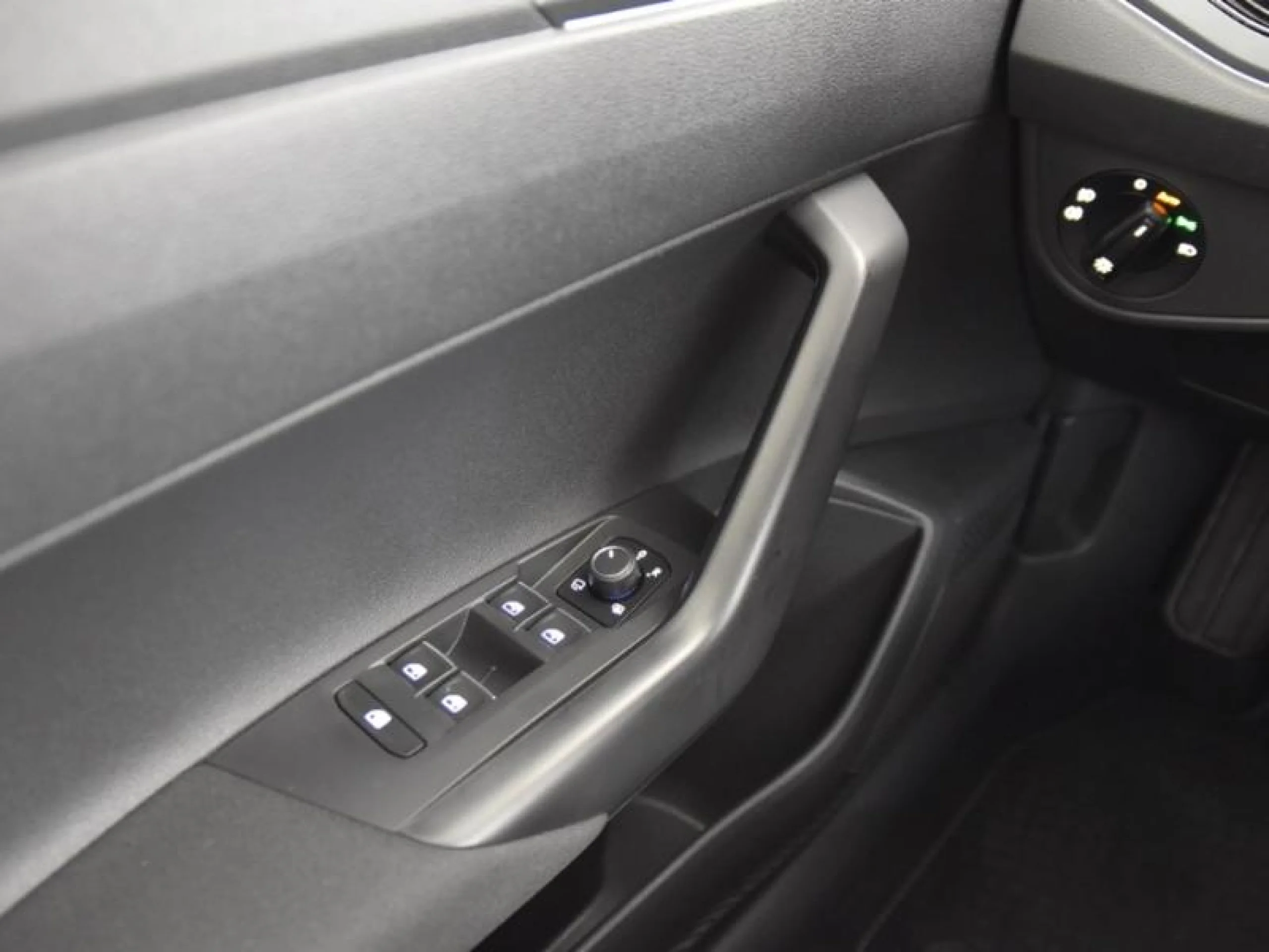 VOLKSWAGEN TAIGO R LINE 1.0 TSI 85KW (115CV) DSG - Foto 14