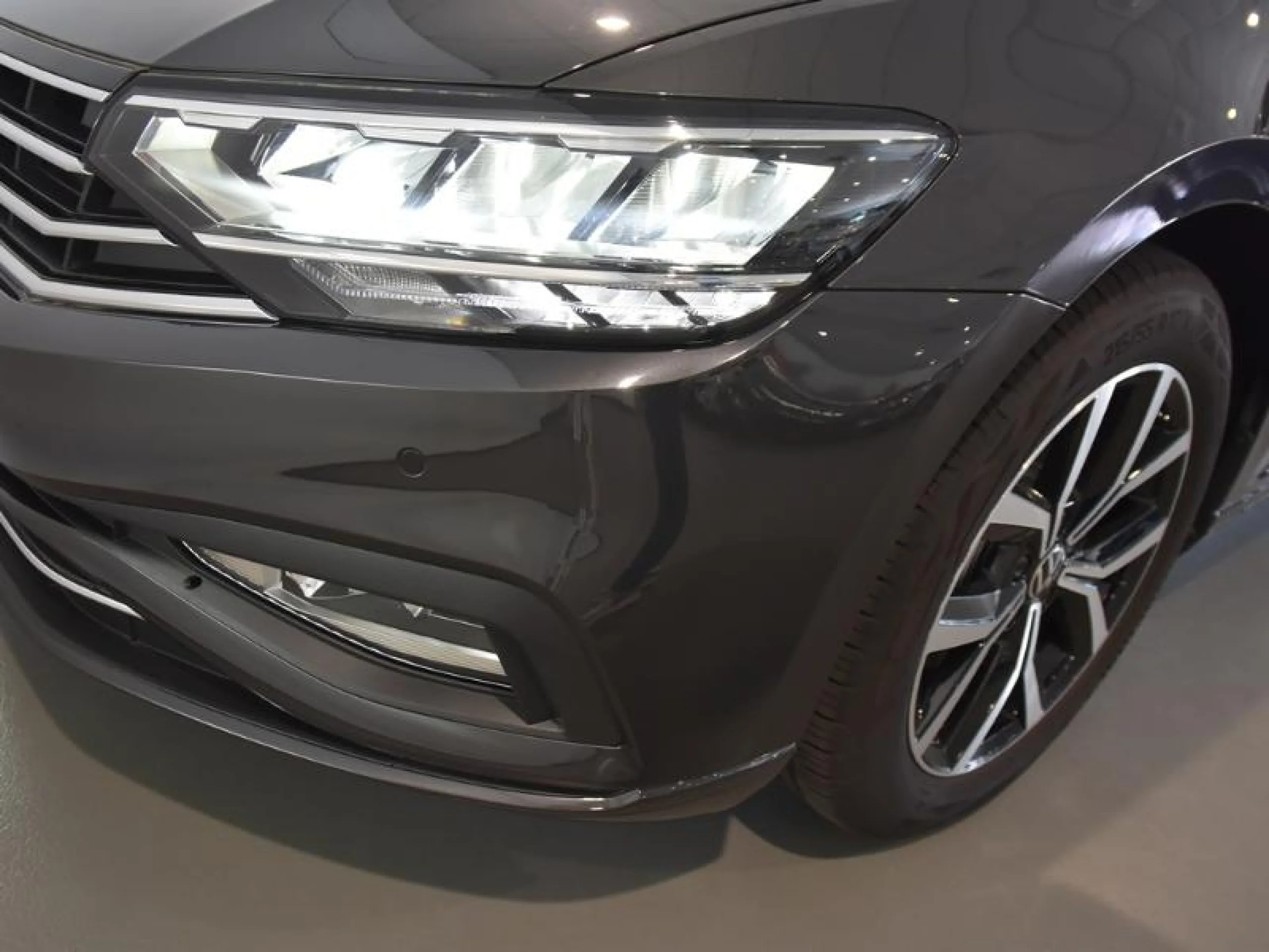 VOLKSWAGEN PASSAT PASSAT VARIANT EXECUTIVE 2.0 TDI 110 KW (150 CV)  6 VEL. - Foto 19