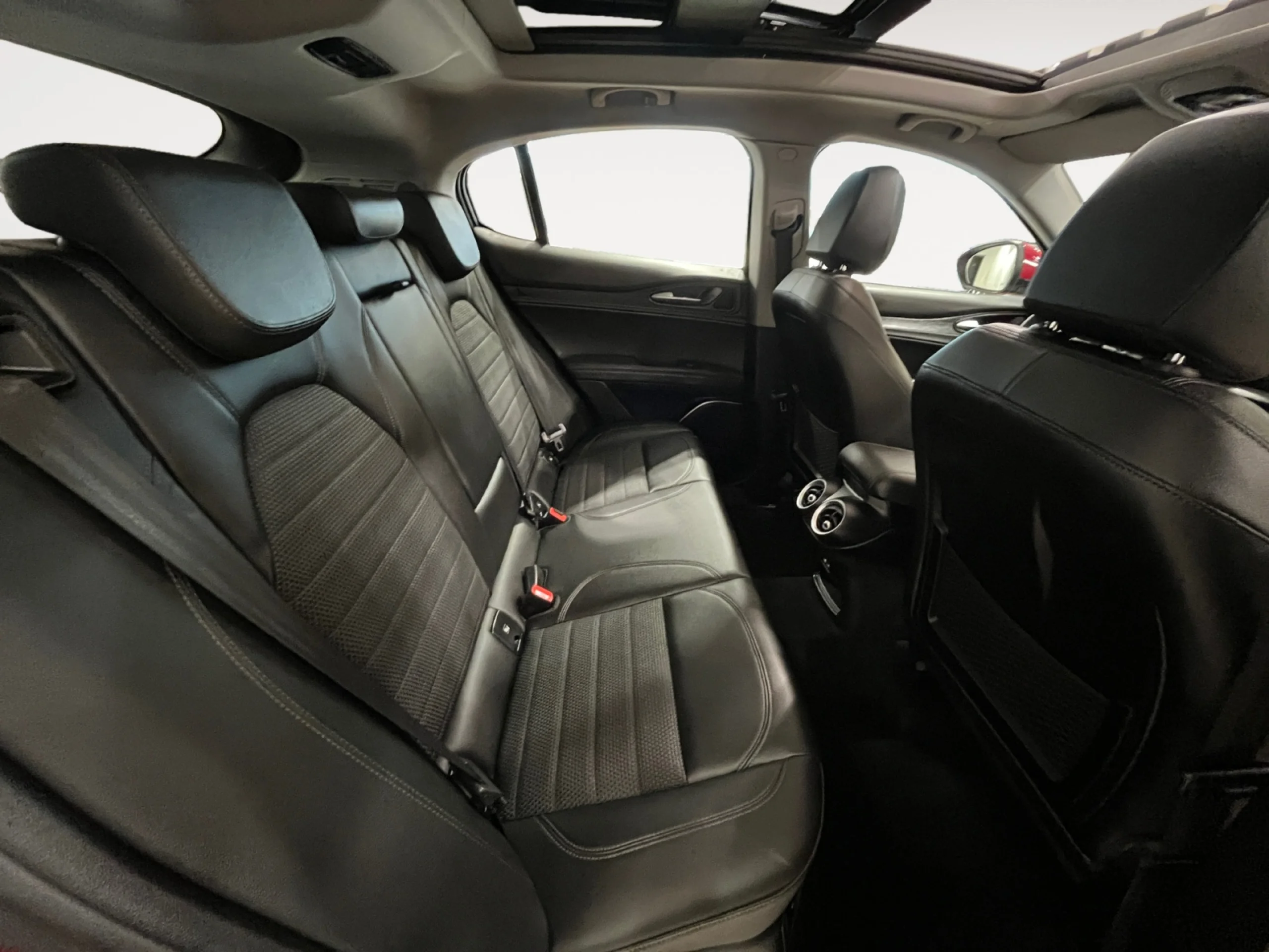 ALFA ROMEO STELVIO 2.2 DIÉSEL 154KW (210CV) EXECUTIVE Q4 - Foto 6