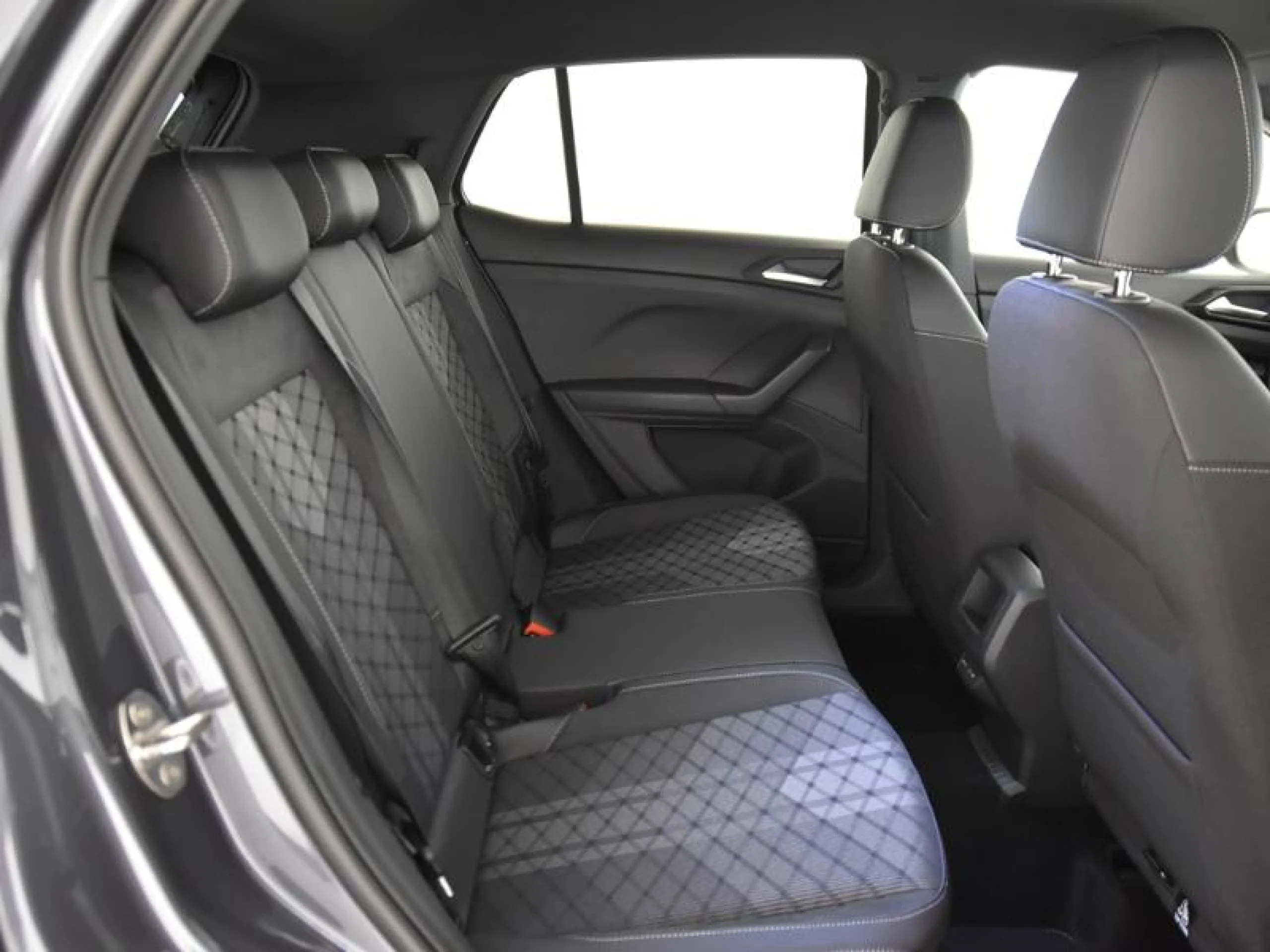 VOLKSWAGEN T CROSS T CROSS R LINE 1.0 TSI 85 KW (115 CV)  AUTOMÁTICO DSG 7 VEL. - Foto 6