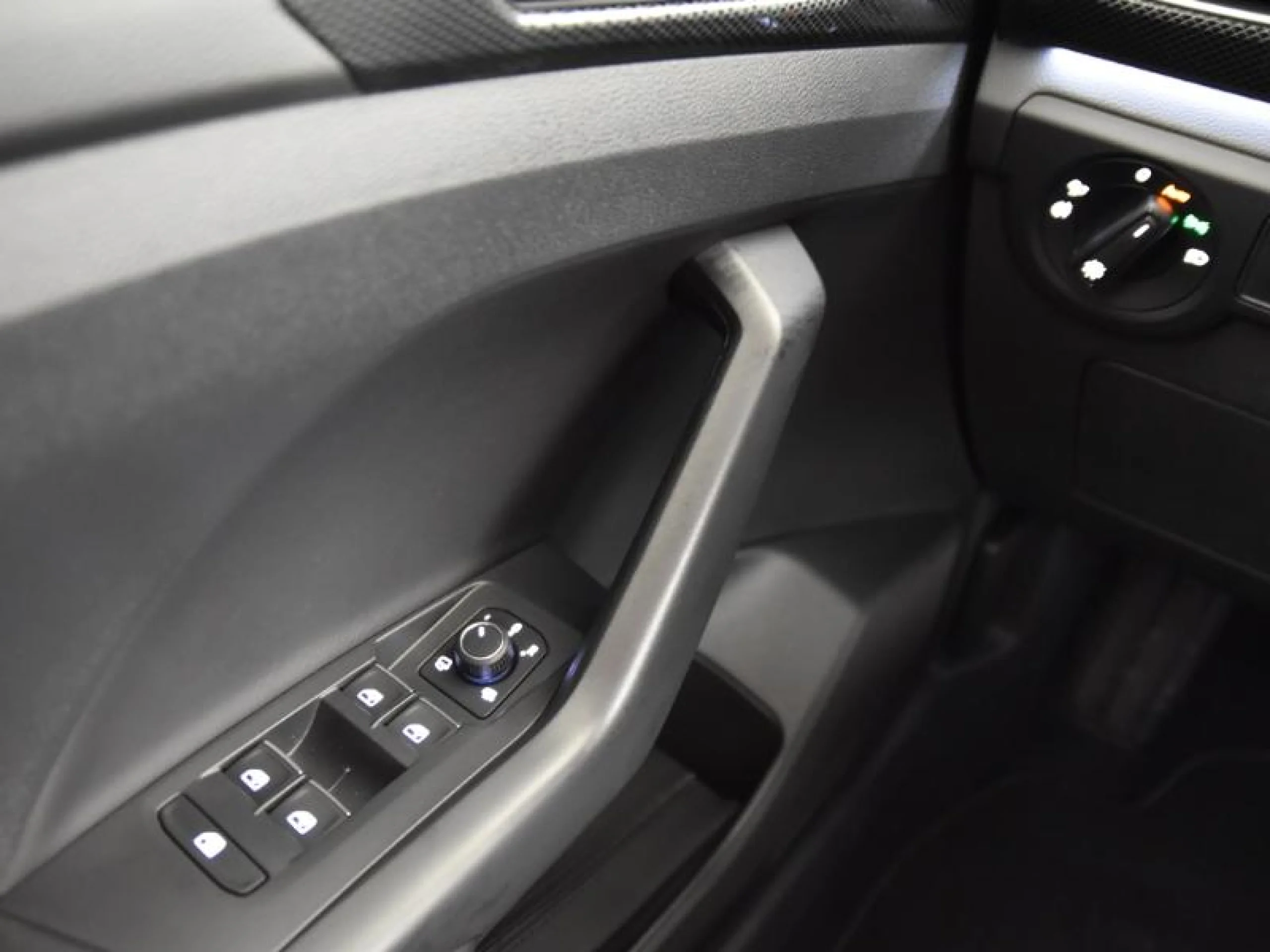 VOLKSWAGEN T CROSS T CROSS R LINE 1.0 TSI 85 KW (115 CV)  AUTOMÁTICO DSG 7 VEL. - Foto 15