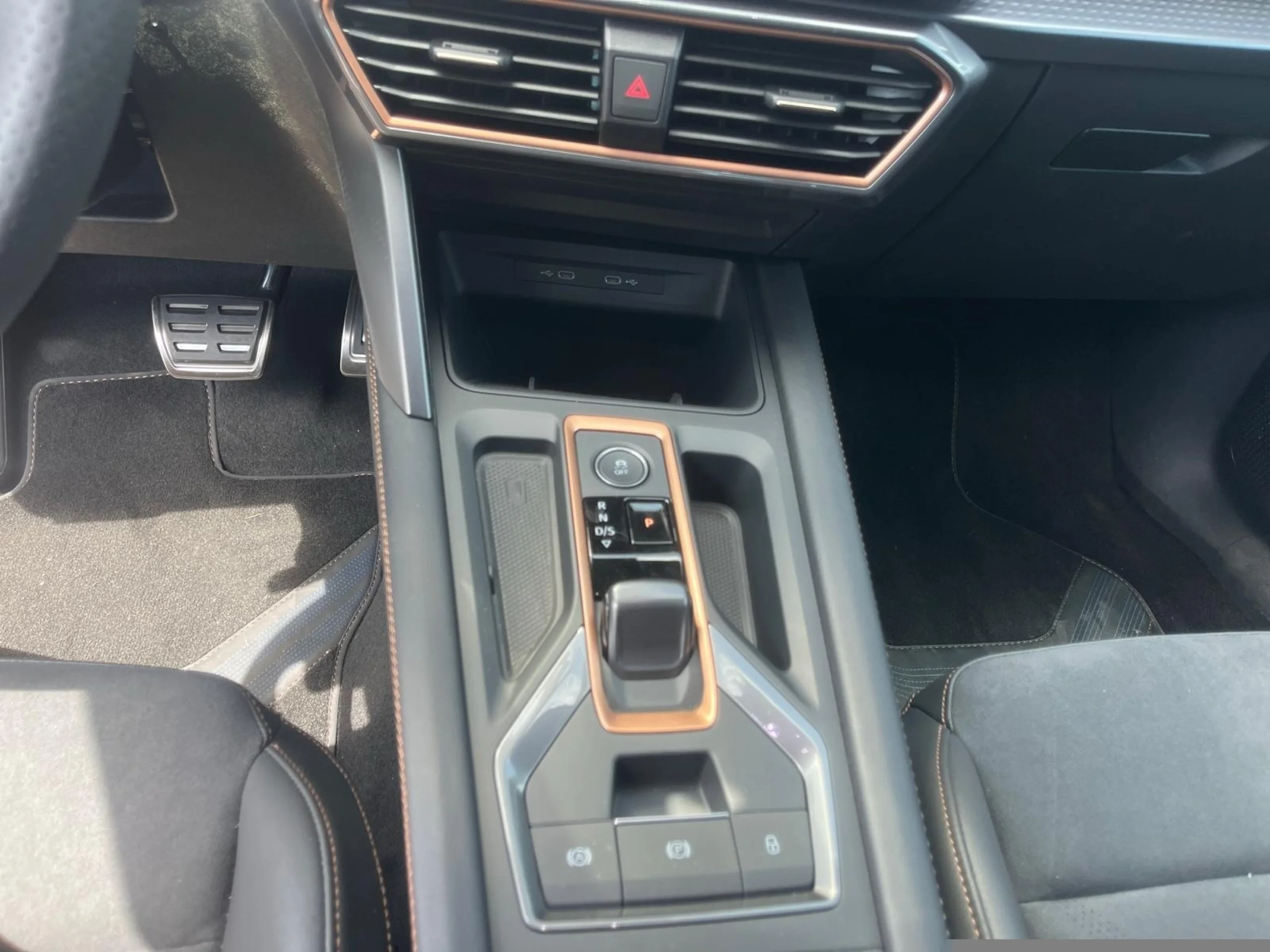 CUPRA FORMENTOR 1.5 TSI E HYB 150KW(204CV)DSG BEY MY26.6 - Foto 13