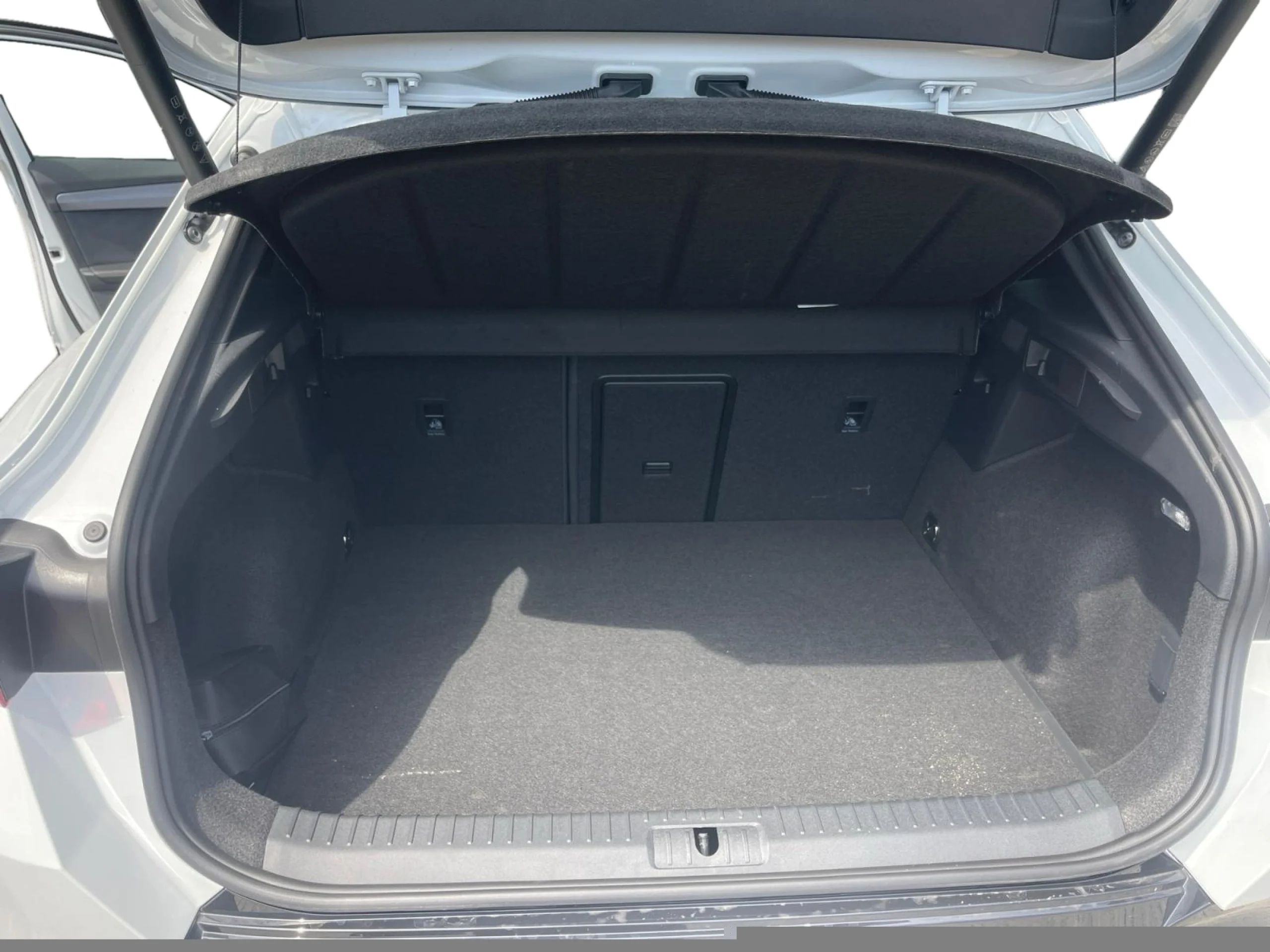 CUPRA FORMENTOR 1.5 TSI E HYB 150KW(204CV)DSG BEY MY26.6 - Foto 29