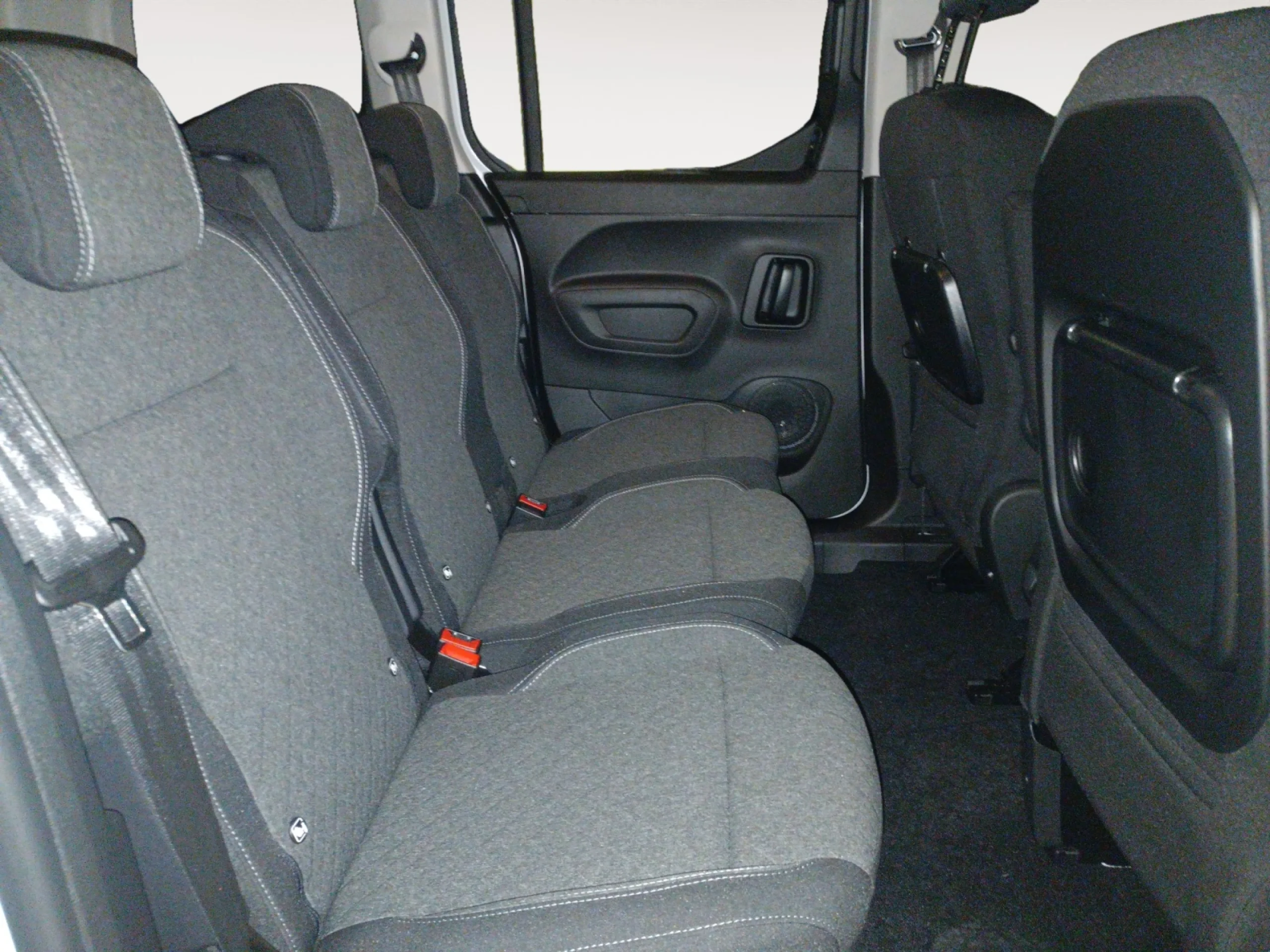 OPEL COMERCIALES COMBO COMBO 100 CV 1.5 TD S/S MT6 6.4 - Foto 6