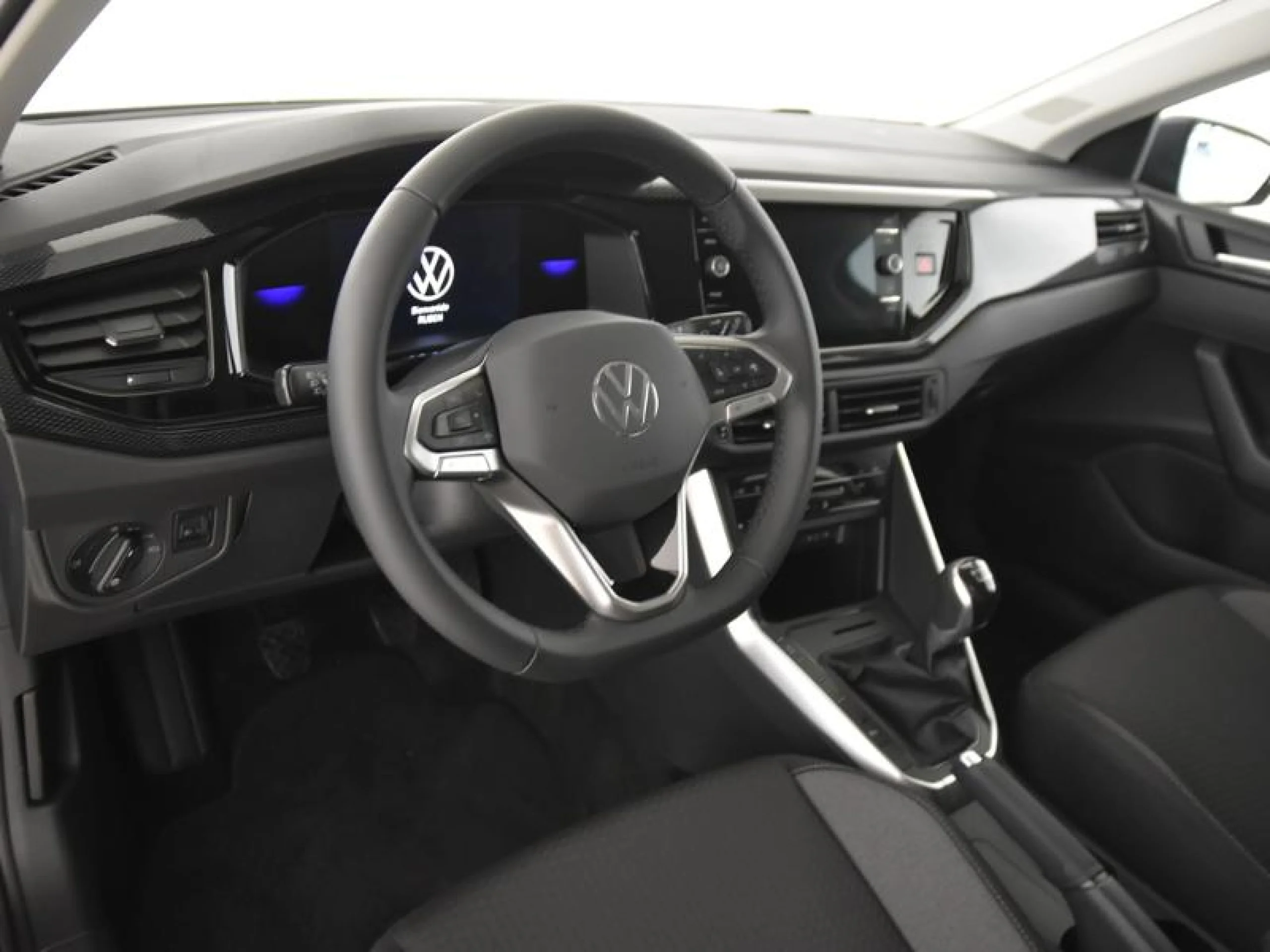 VOLKSWAGEN POLO POLO MÁS 1.0 TSI 70 KW (95 CV)  5 VEL. - Foto 9