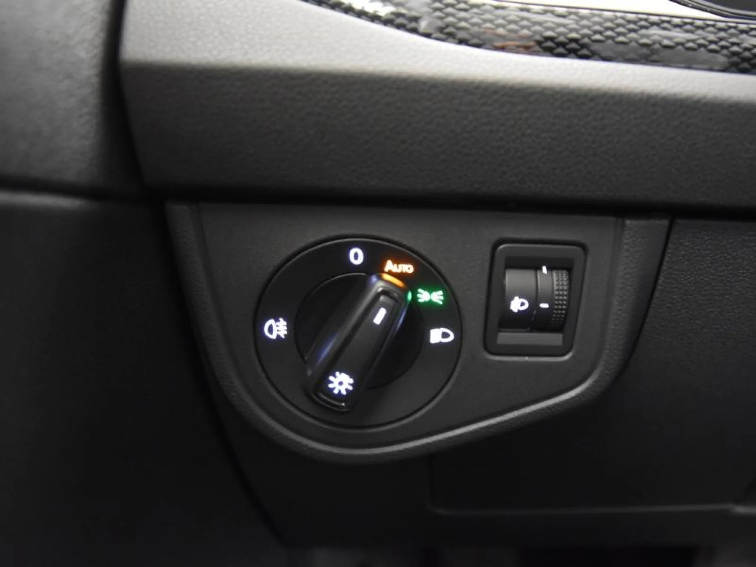 VOLKSWAGEN POLO POLO MÁS 1.0 TSI 70 KW (95 CV)  5 VEL. - Foto 16