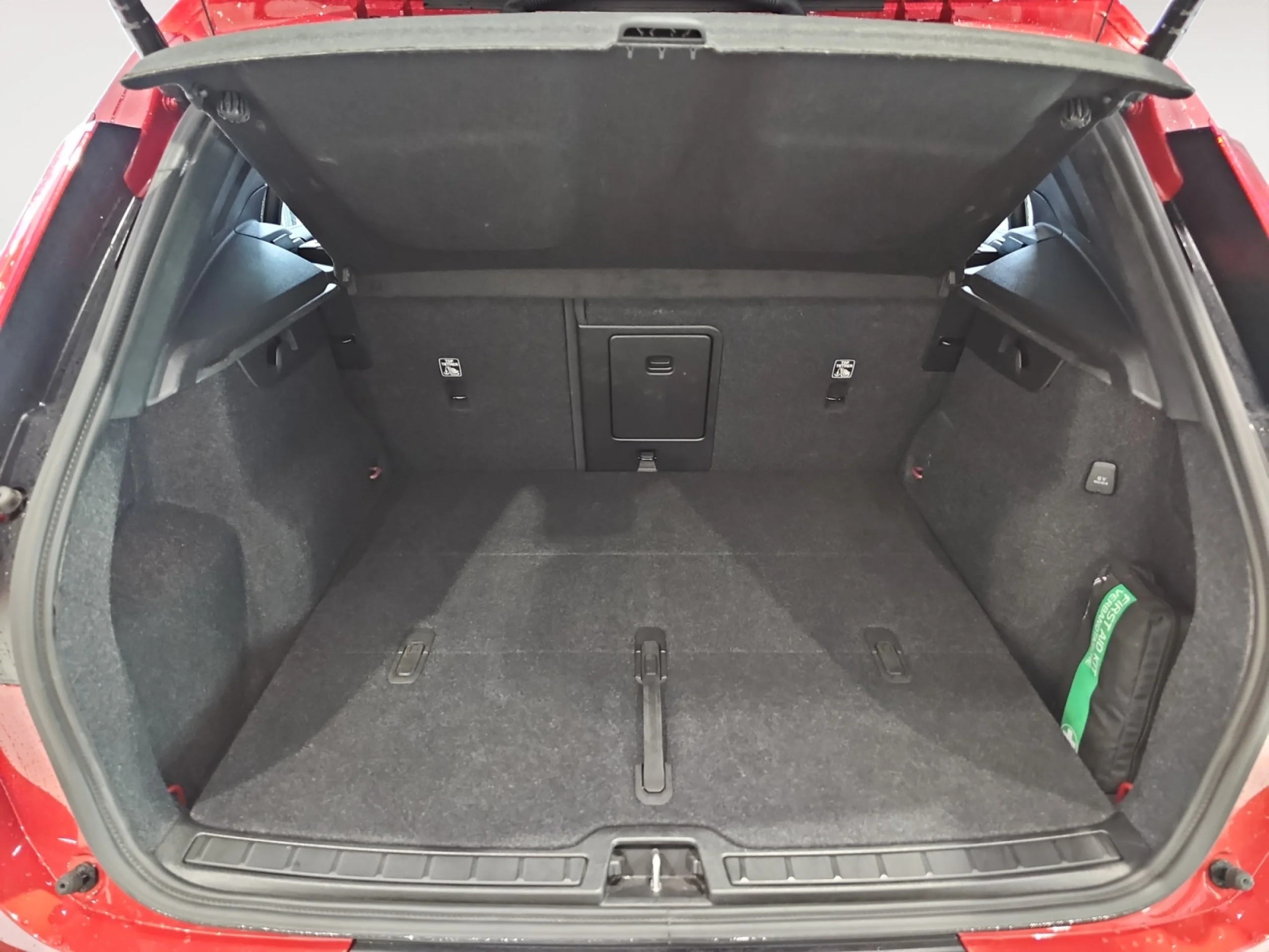 VOLVO XC40 2.0 B3 G CORE AUTO - Foto 8