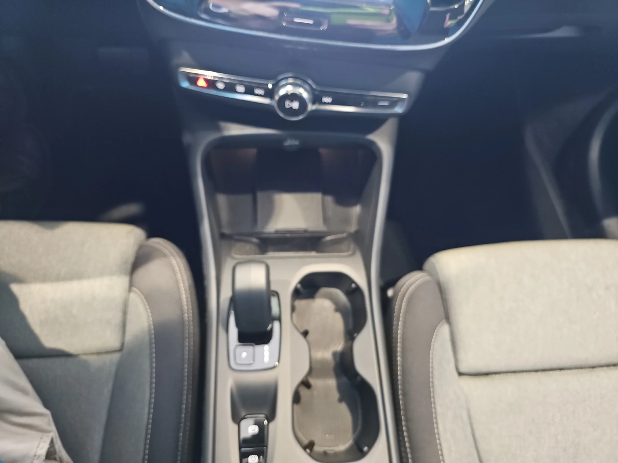 VOLVO XC40 2.0 B3 G CORE AUTO - Foto 11