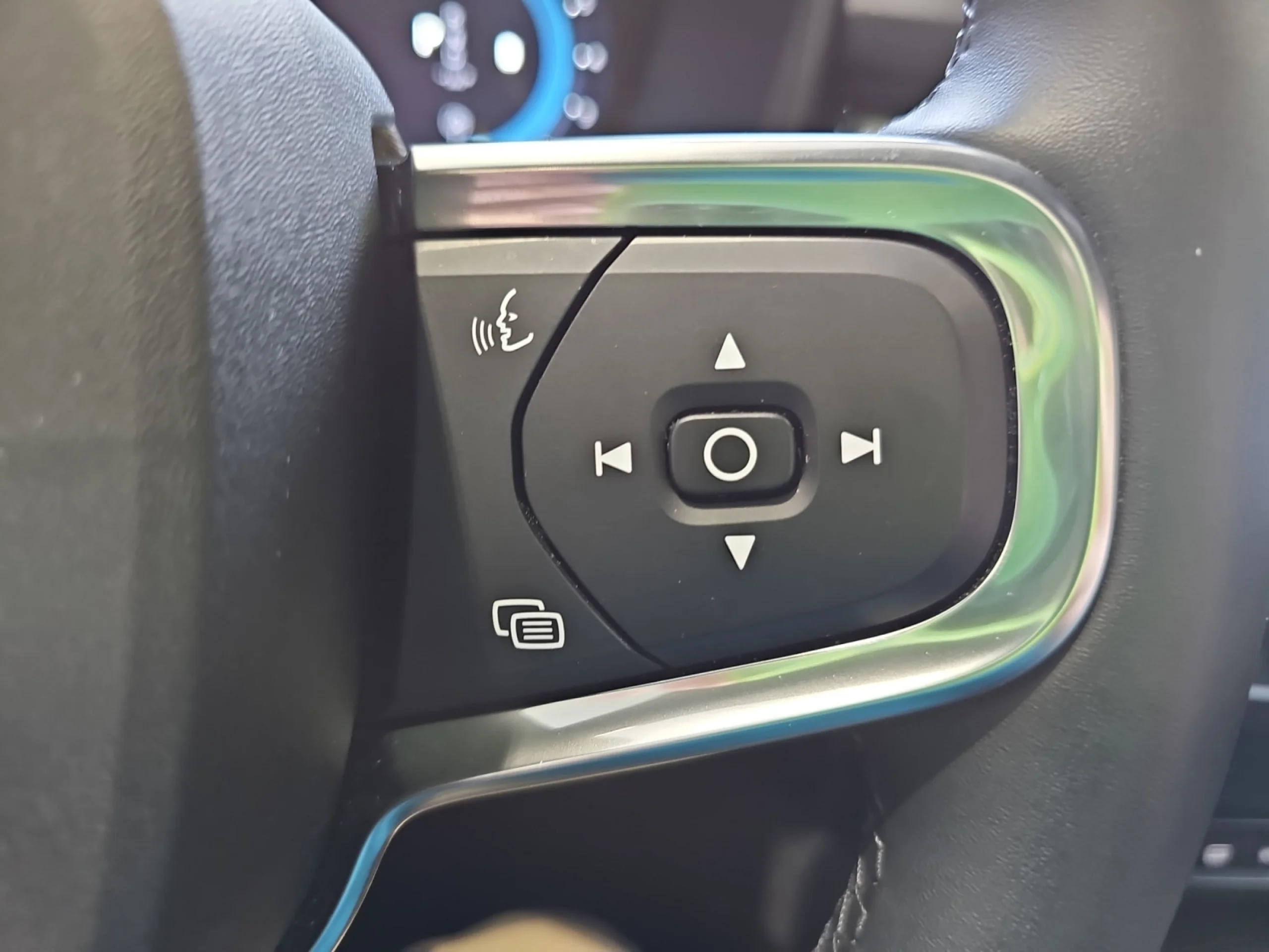 VOLVO XC40 2.0 B3 G CORE AUTO - Foto 13