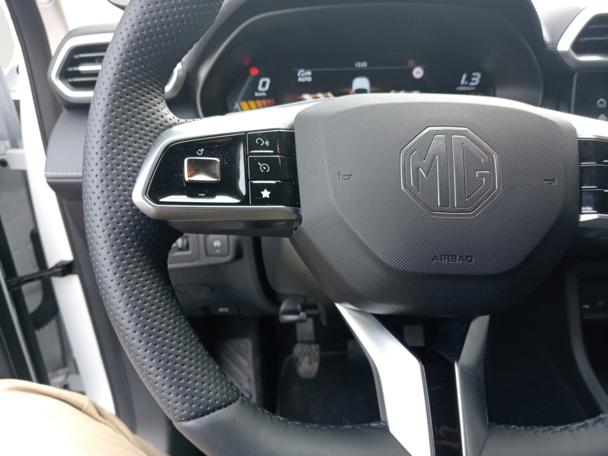 MG Zs 1.5 COMFORT - Foto 12