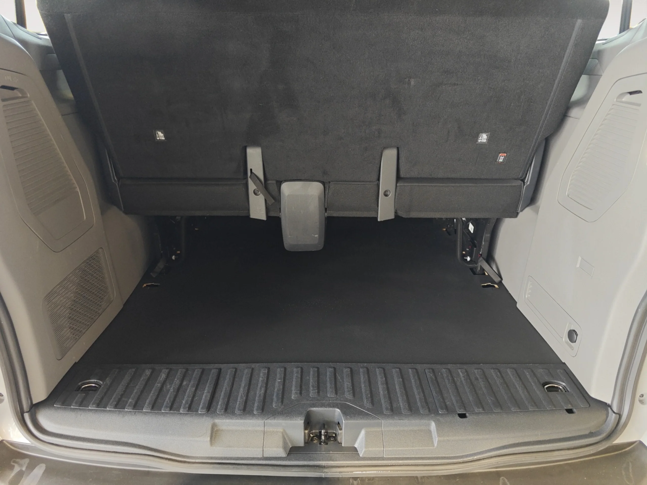 VOLKSWAGEN CARAVELLE CORTA 2.0 TDI 81 KW (110 CV) 6 VE - Foto 7