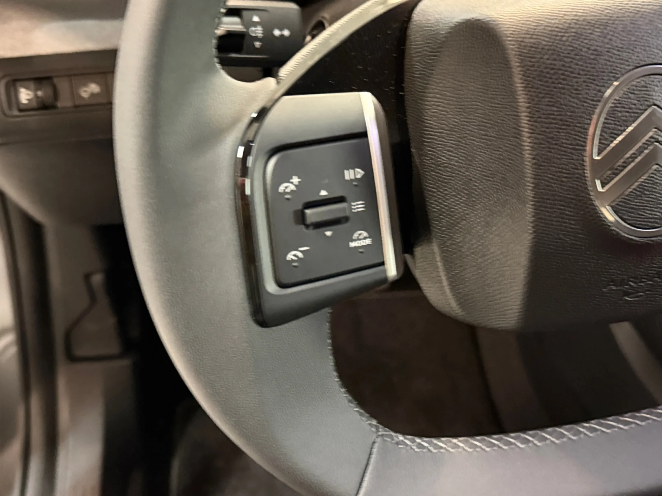 CITROEN C3 AIRCROSS HYBRID 145 Ë DCS6 PLUS - Foto 9