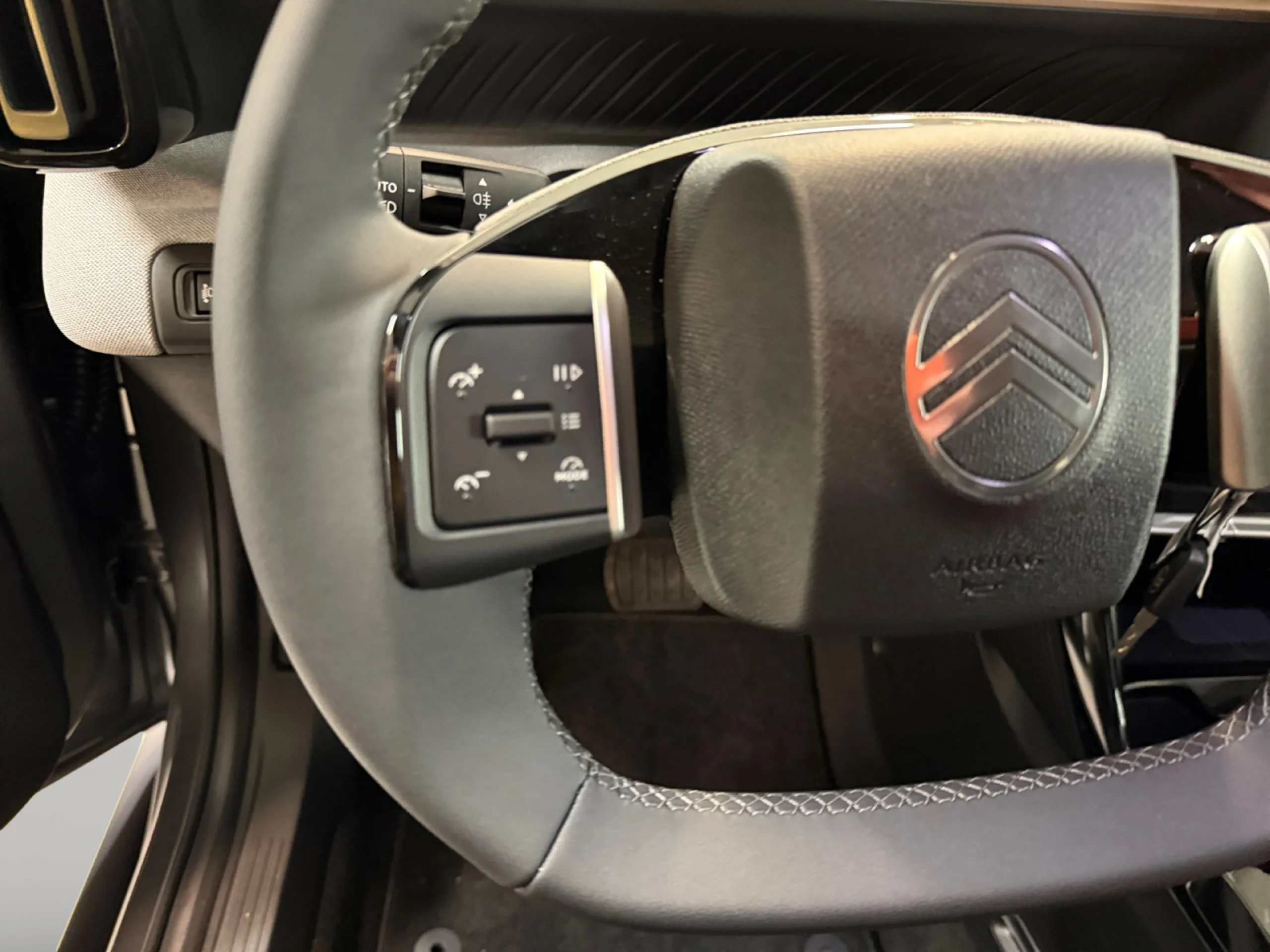 CITROEN C3 AIRCROSS HYBRID 145 Ë DCS6 PLUS - Foto 11