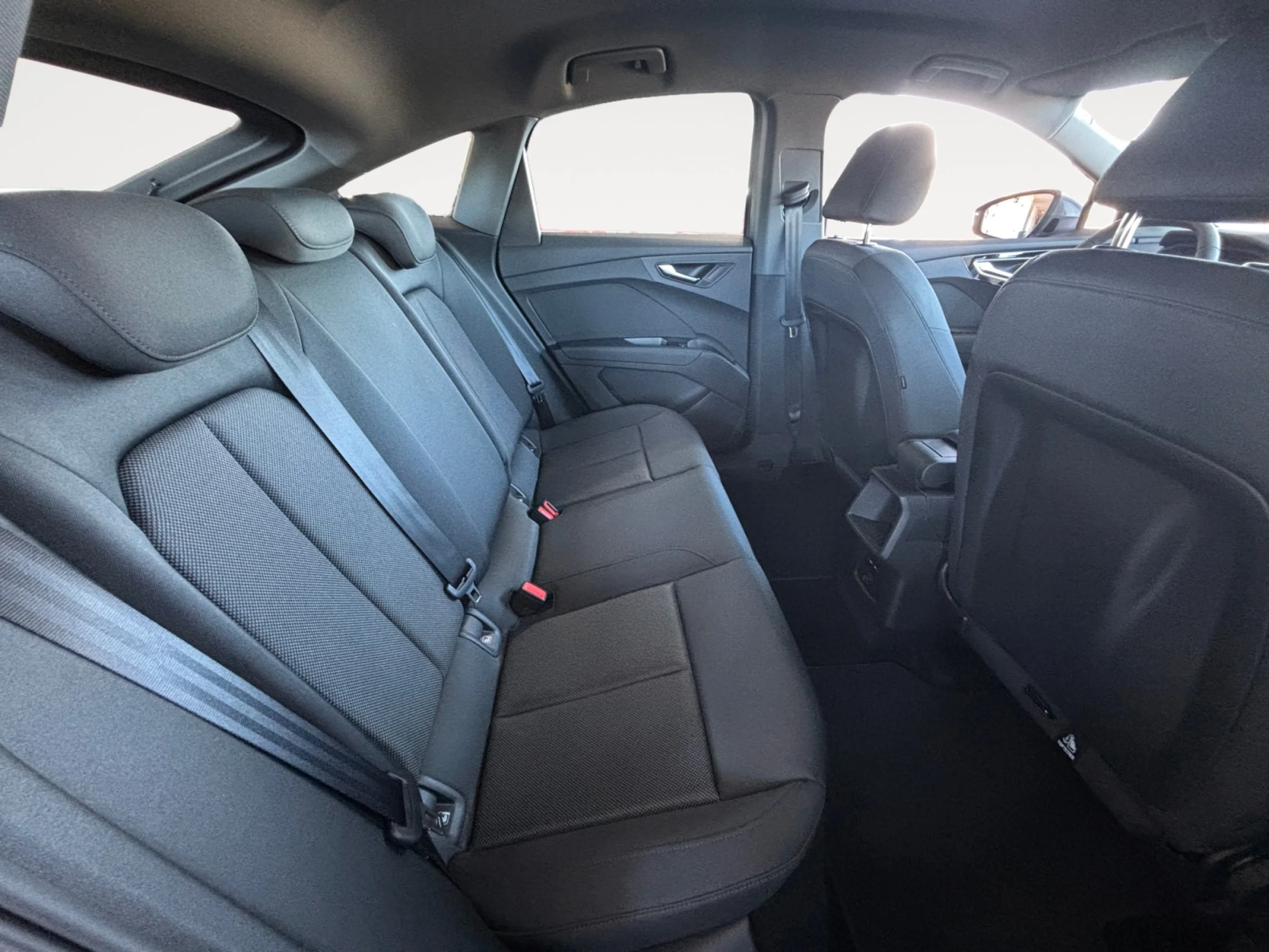 AUDI Q4 Q4 SPORTBACK ADVANCED 40 E TRON  150,00 KW 59,0 KWH - Foto 6