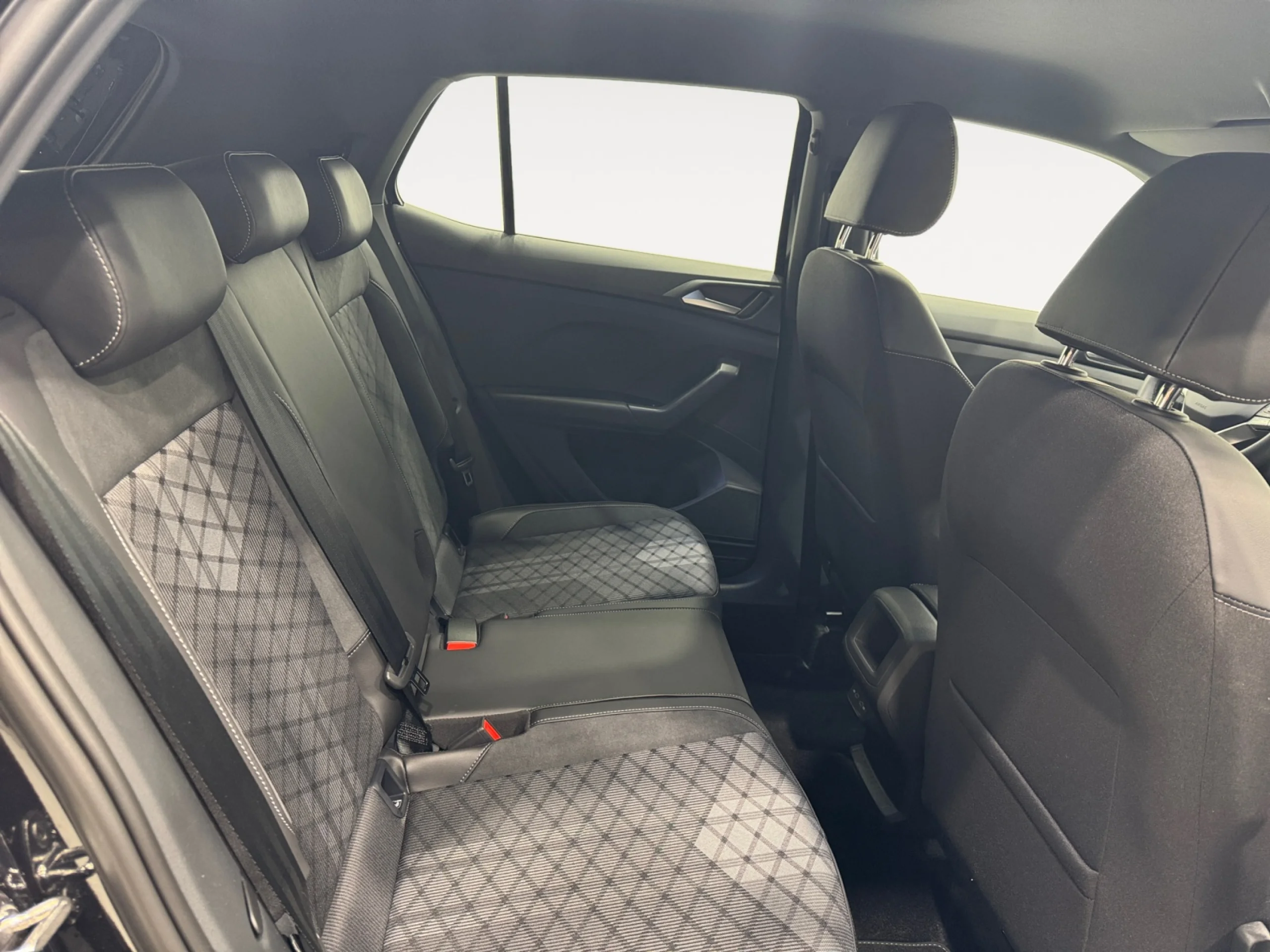 VOLKSWAGEN T CROSS R LINE 1.5 TSI 110KW (150CV) DSG - Foto 6