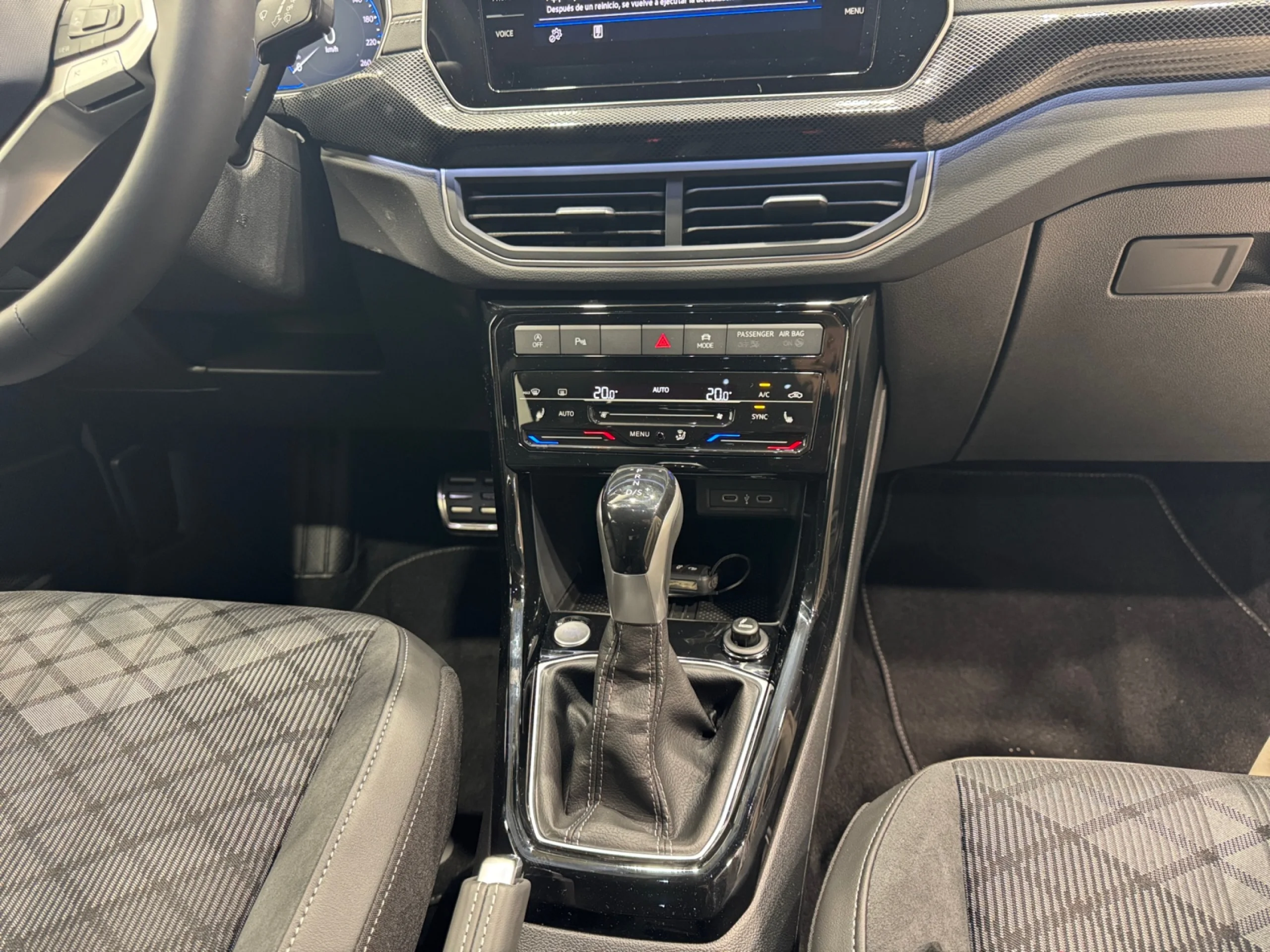 VOLKSWAGEN T CROSS R LINE 1.5 TSI 110KW (150CV) DSG - Foto 14