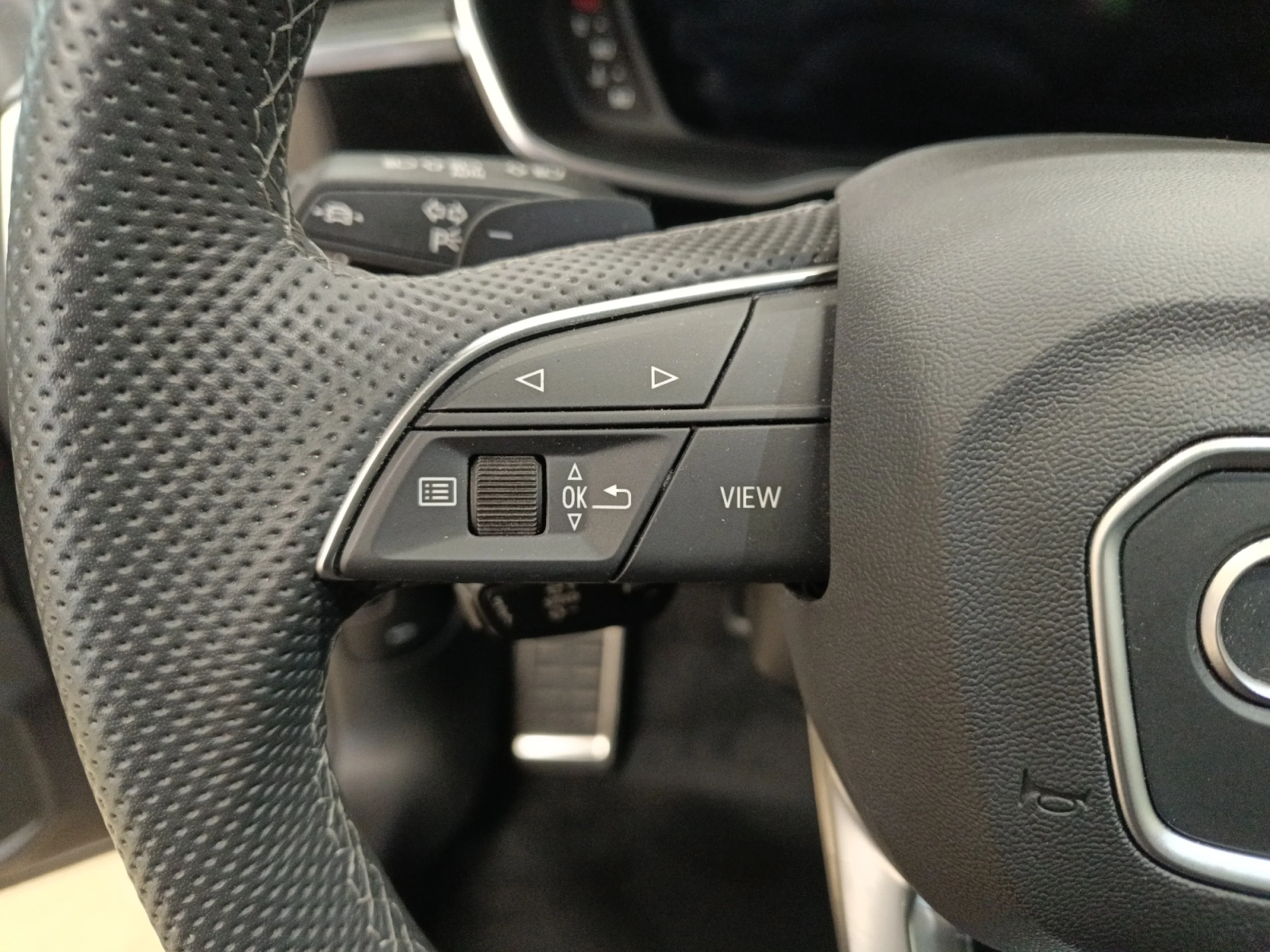 AUDI Q3 BLACK LINE 35 TDI 110KW (150CV) S TRONIC - Foto 11