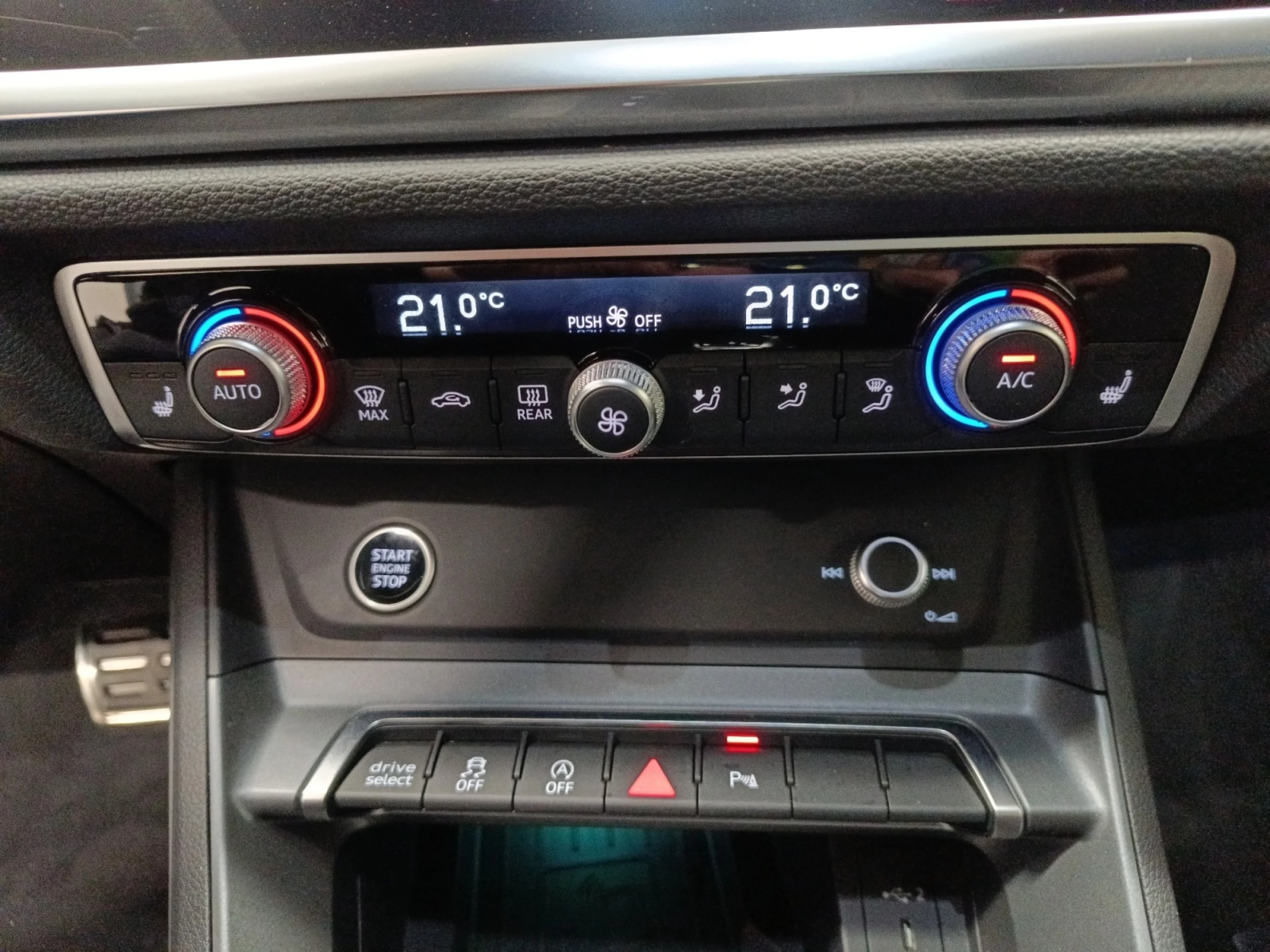 AUDI Q3 BLACK LINE 35 TDI 110KW (150CV) S TRONIC - Foto 18