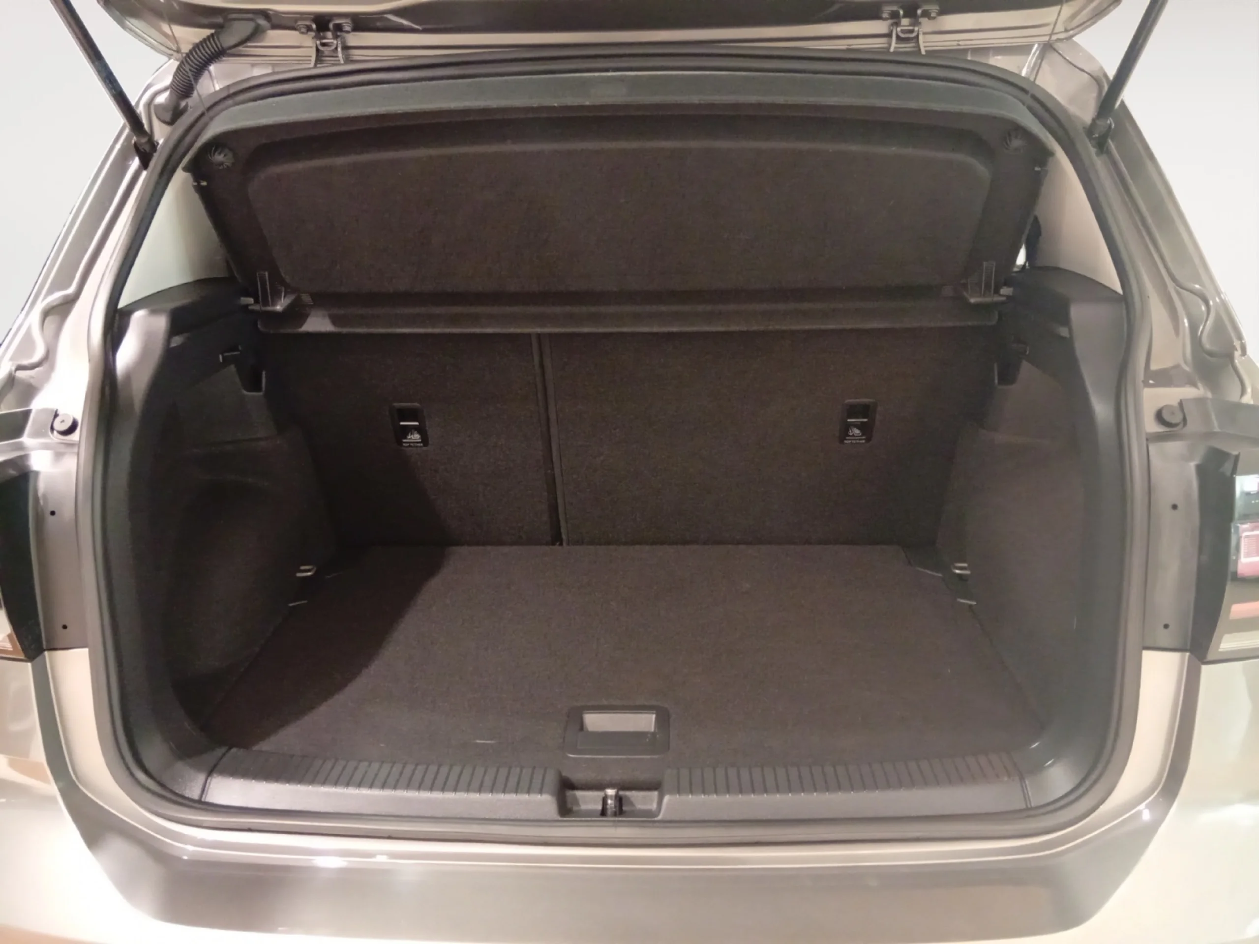 VOLKSWAGEN T CROSS ADVANCE 1.0 TSI 81KW (110CV) DSG - Foto 8