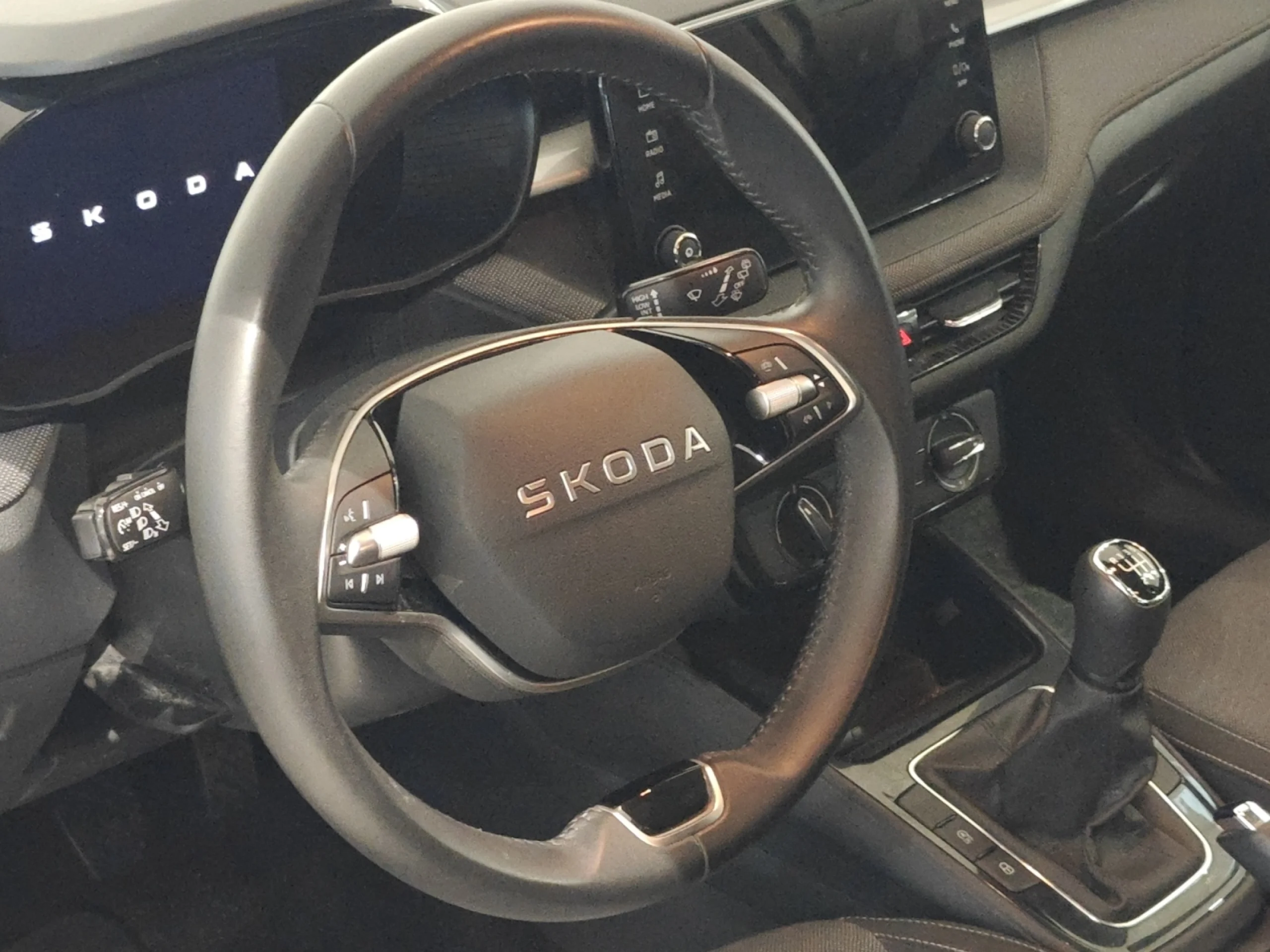 SKODA FABIA 1.0 TSI 85KW (115CV) SELECTION - Foto 9