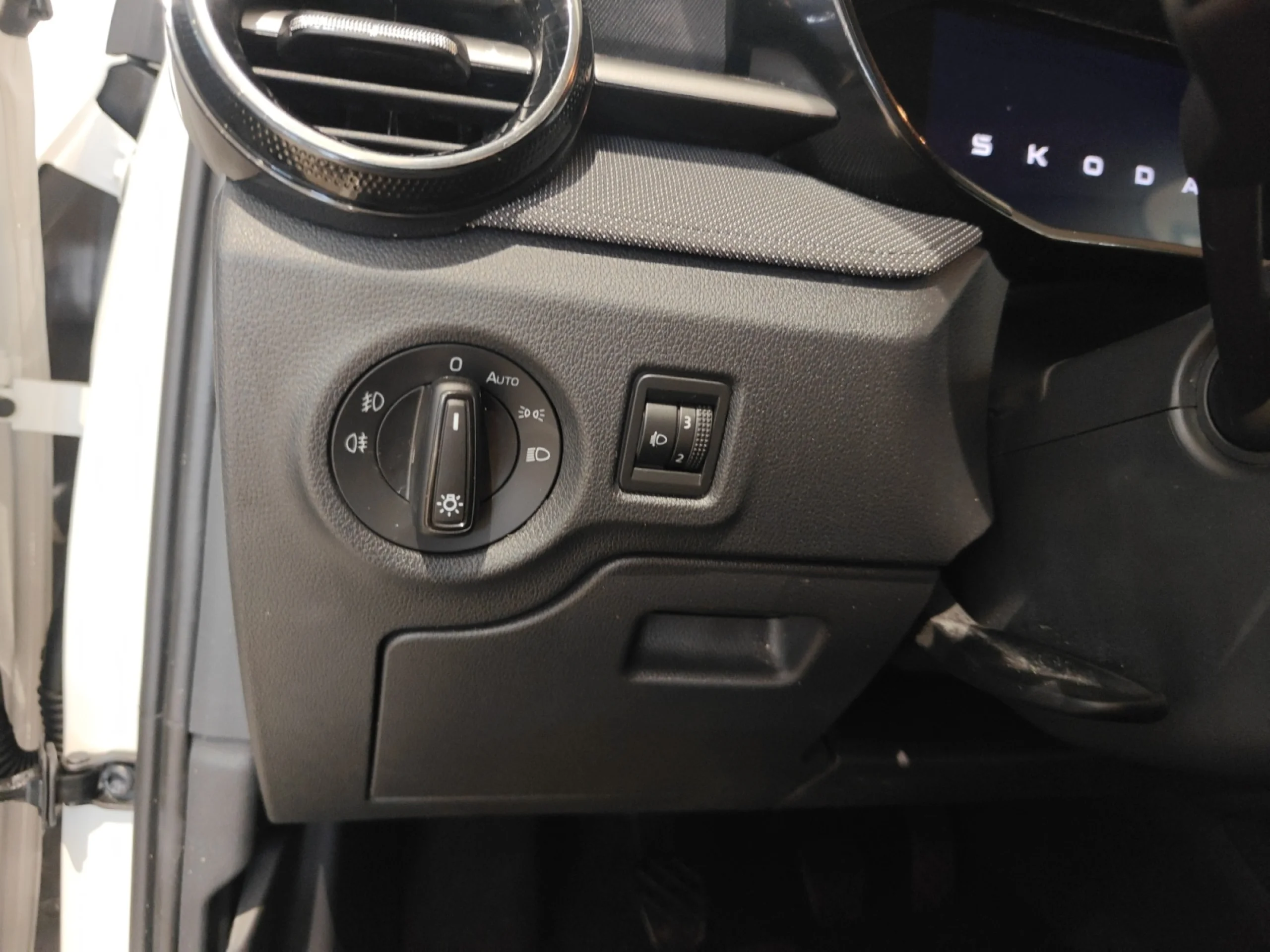 SKODA FABIA 1.0 TSI 85KW (115CV) SELECTION - Foto 11