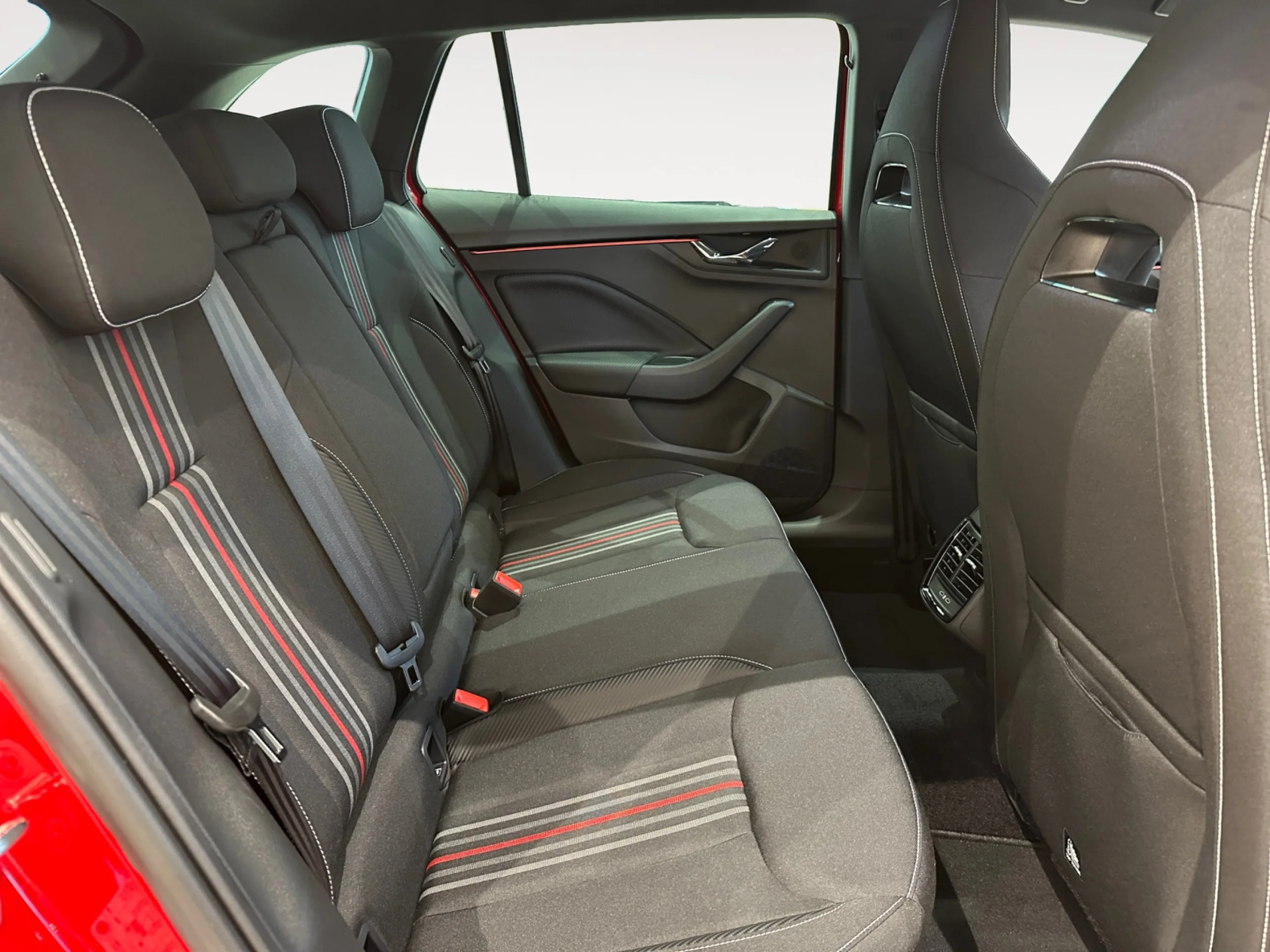 SKODA SCALA 1.5 TSI 110 KW (150 CV) DSG MONTE CARLO - Foto 6