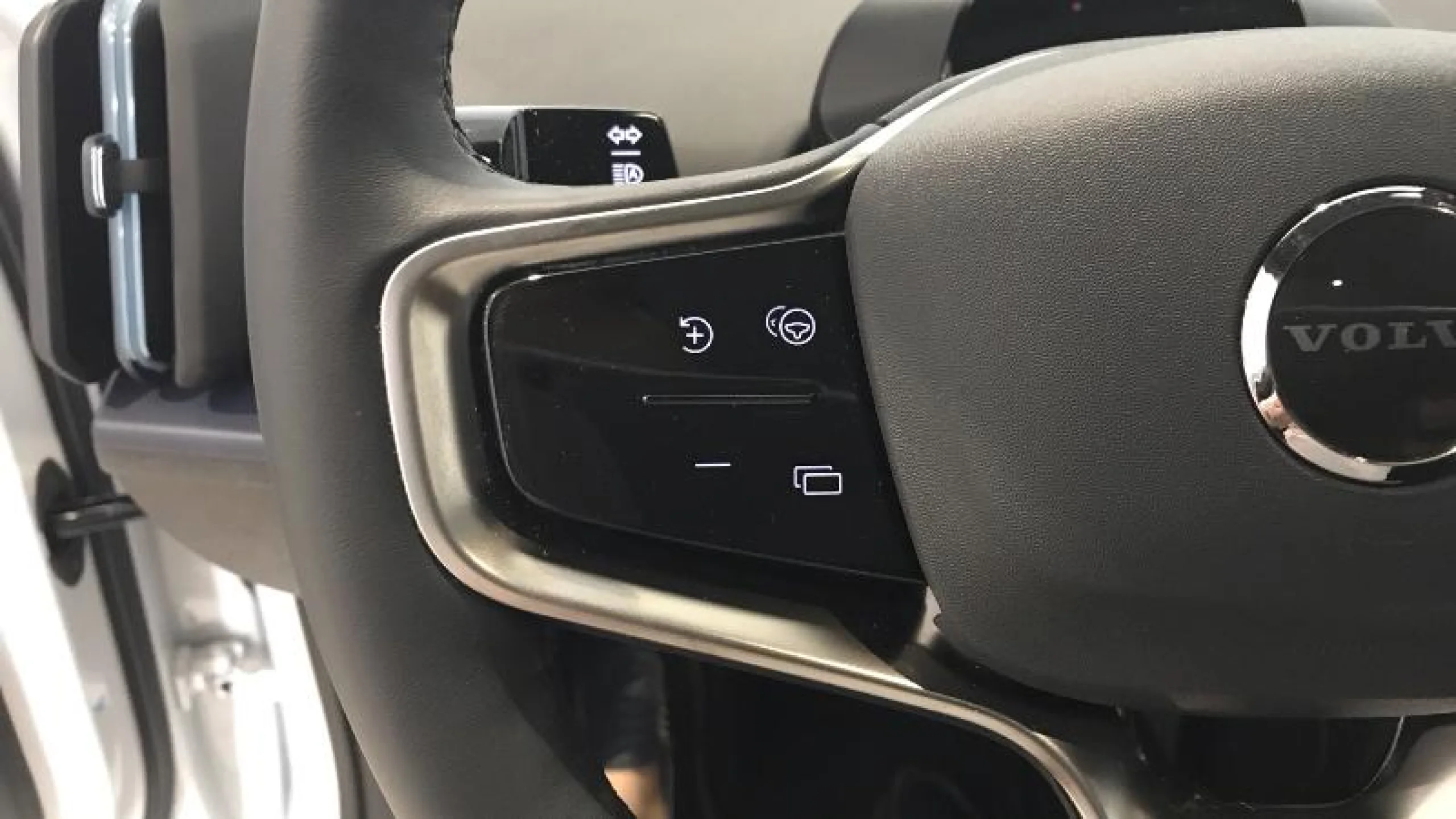 VOLVO EX30 TWIN MOTOR AWD ULTRA AUTO - Foto 17