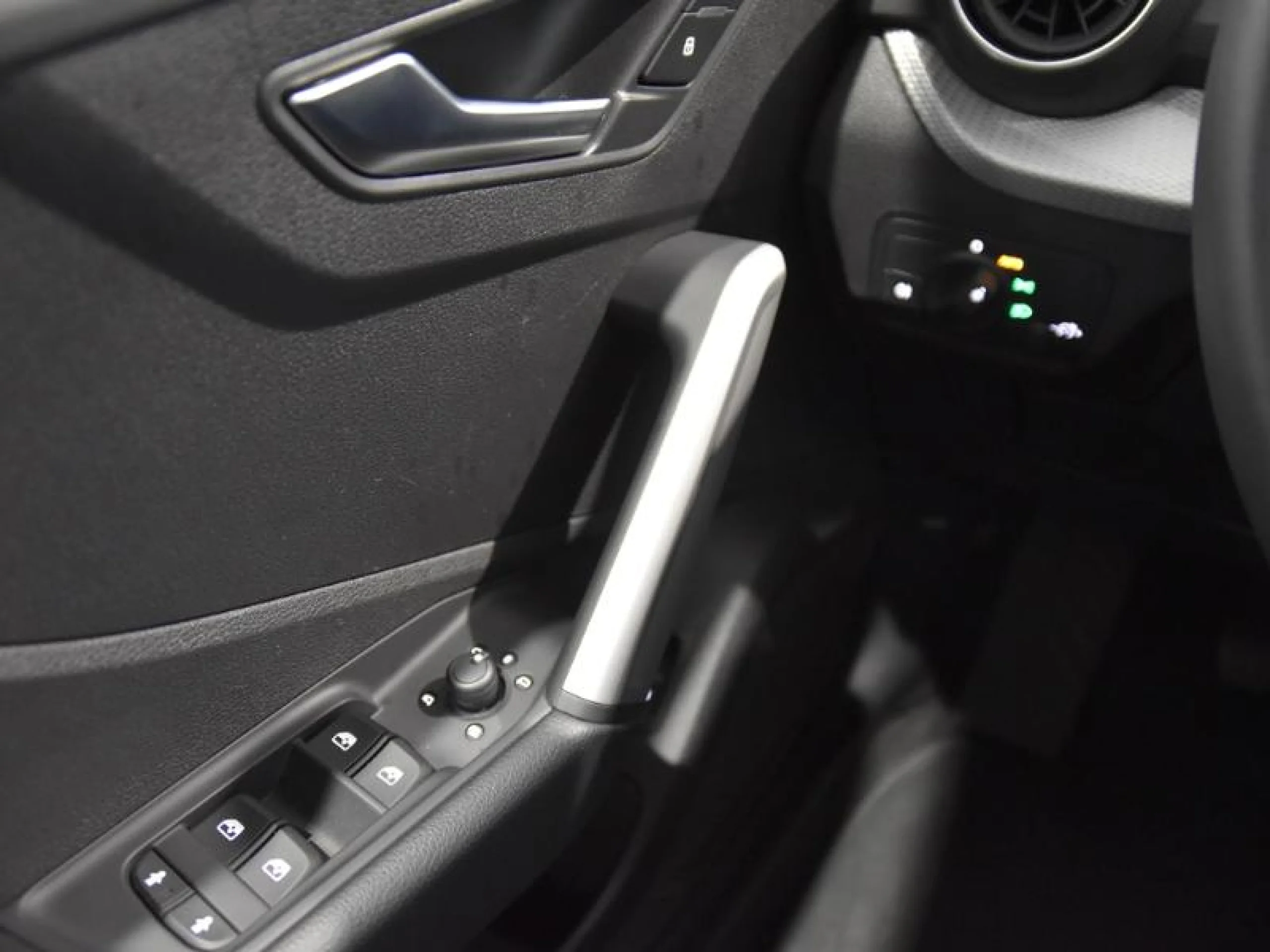 AUDI Q2 ADVANCED 30 TFSI 81KW (110CV) - Foto 18
