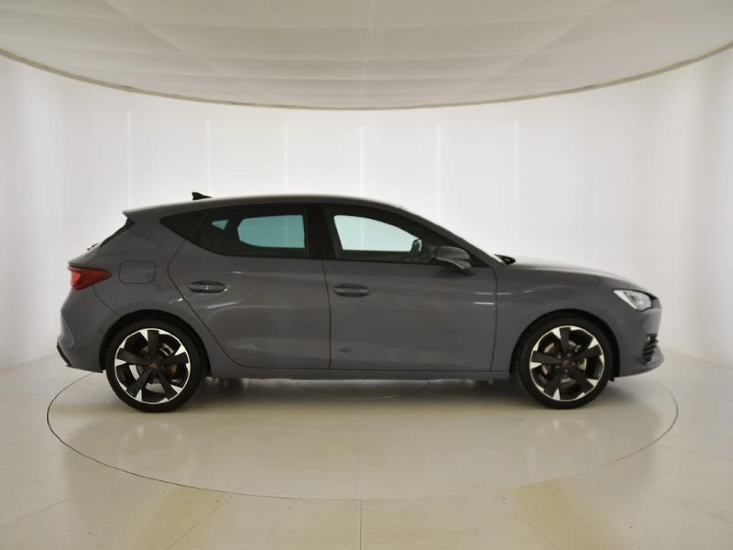 CUPRA LEON 1.5 ETSI 110KW (150CV) DSG - Foto 3