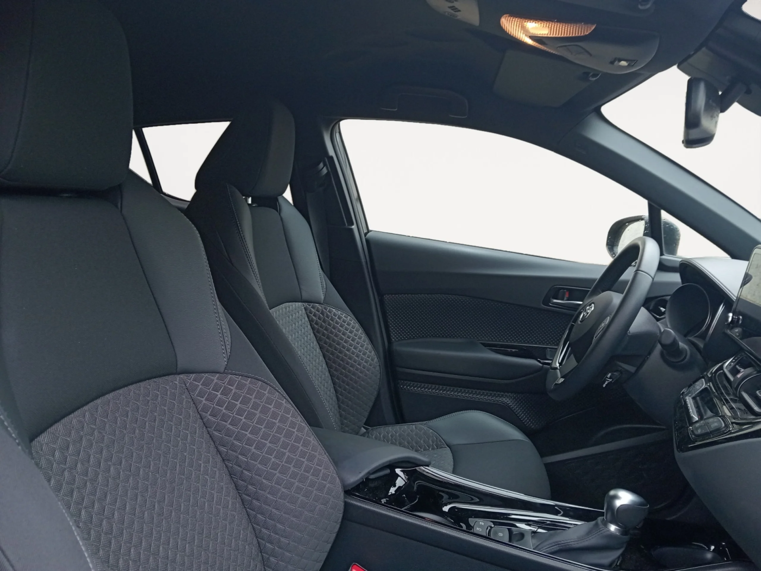 TOYOTA C HR 1.8 125H ADVANCE - Foto 5