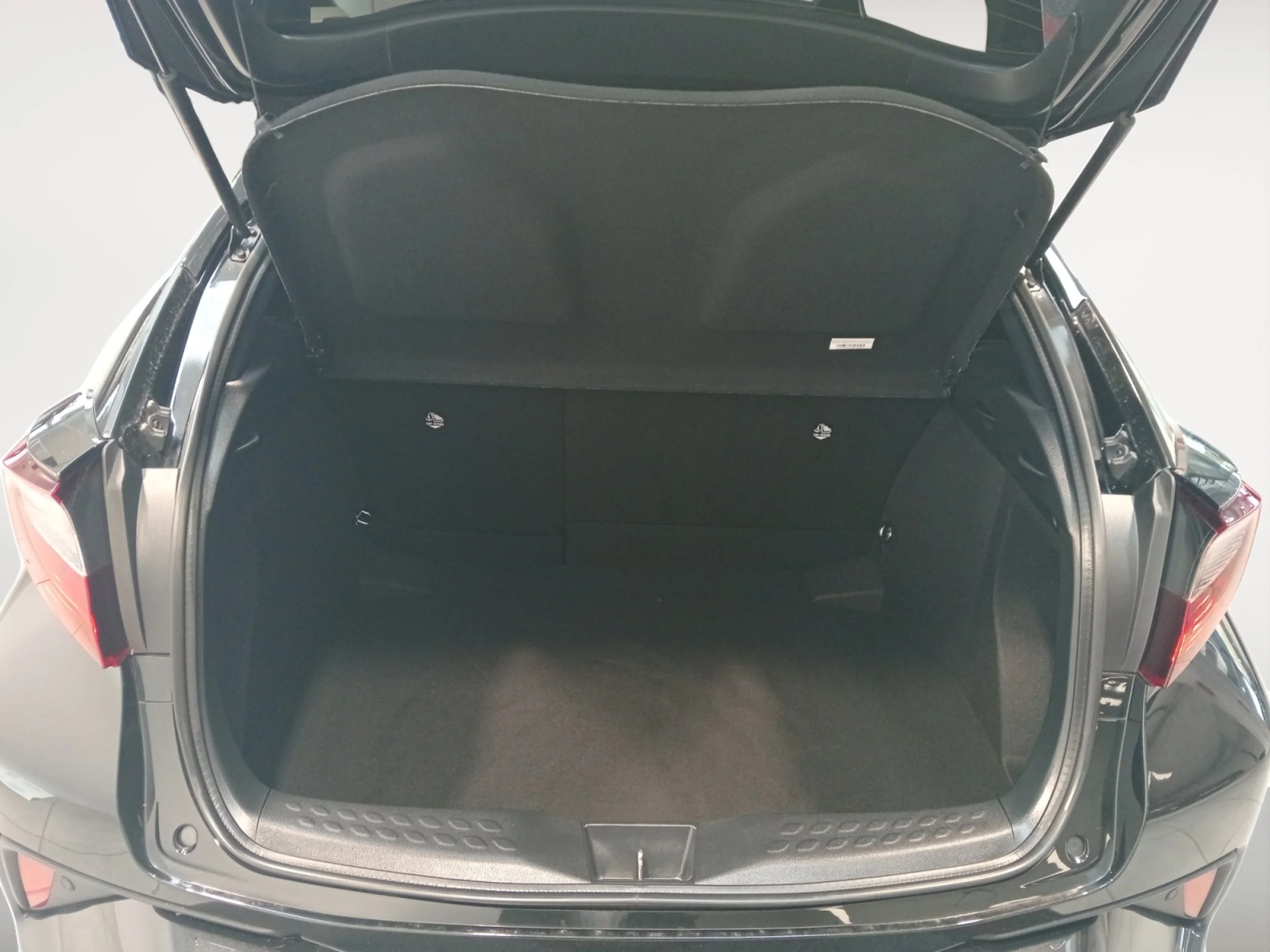 TOYOTA C HR 1.8 125H ADVANCE - Foto 7