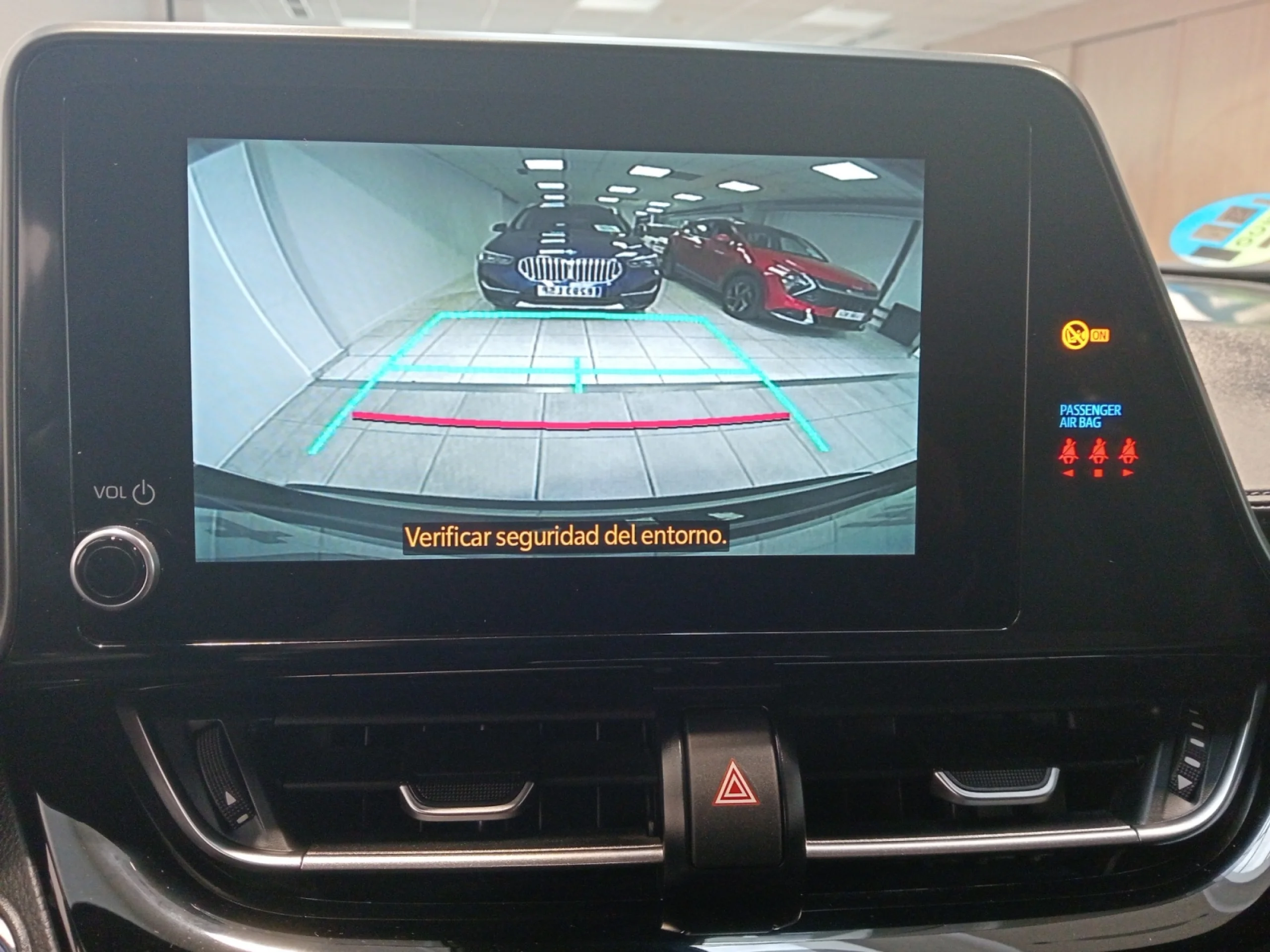 TOYOTA C HR 1.8 125H ADVANCE - Foto 13