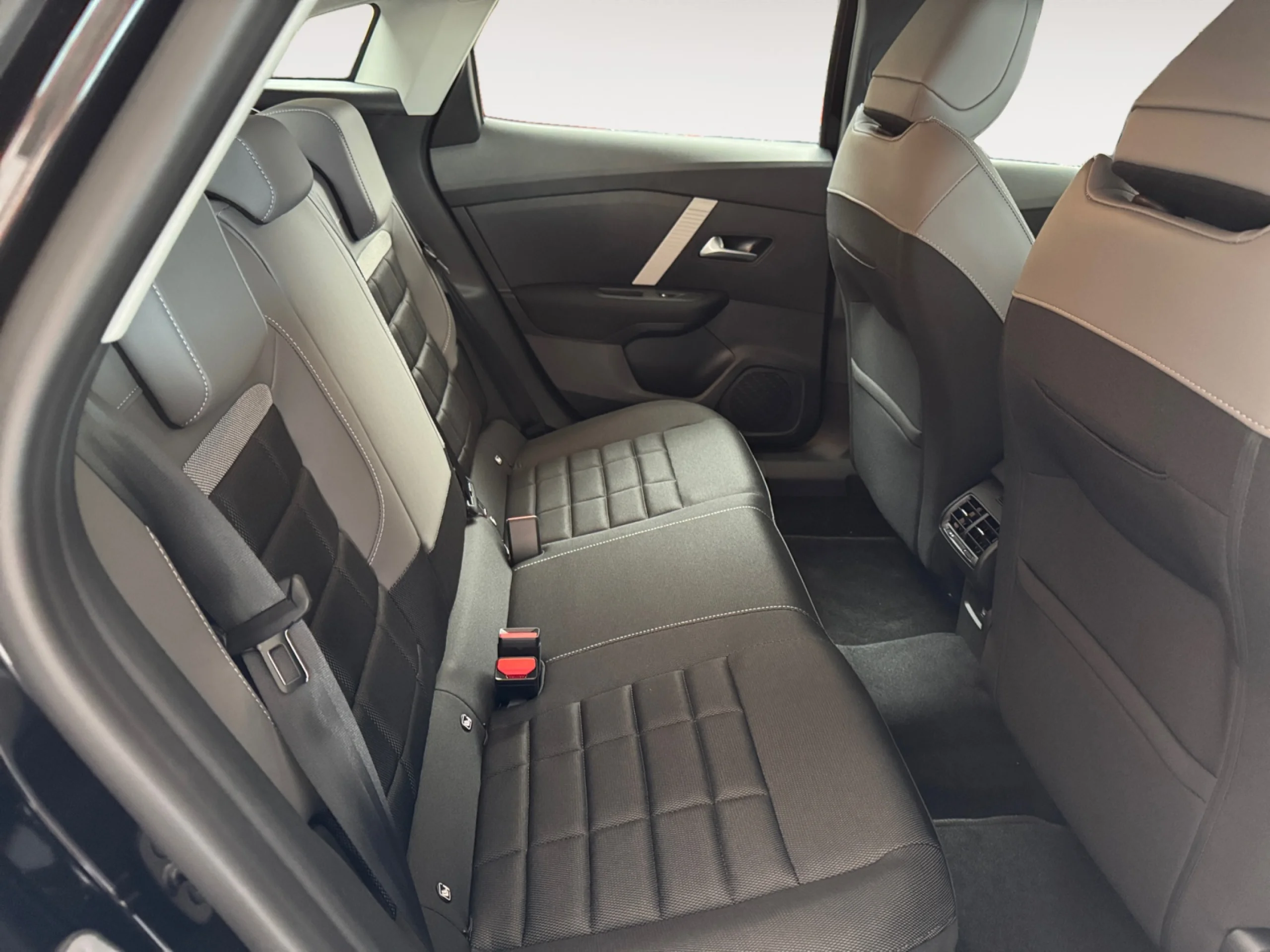 CITROEN C4 HYBRID 145 Ë DCS6 BUSINESS EDITION - Foto 6