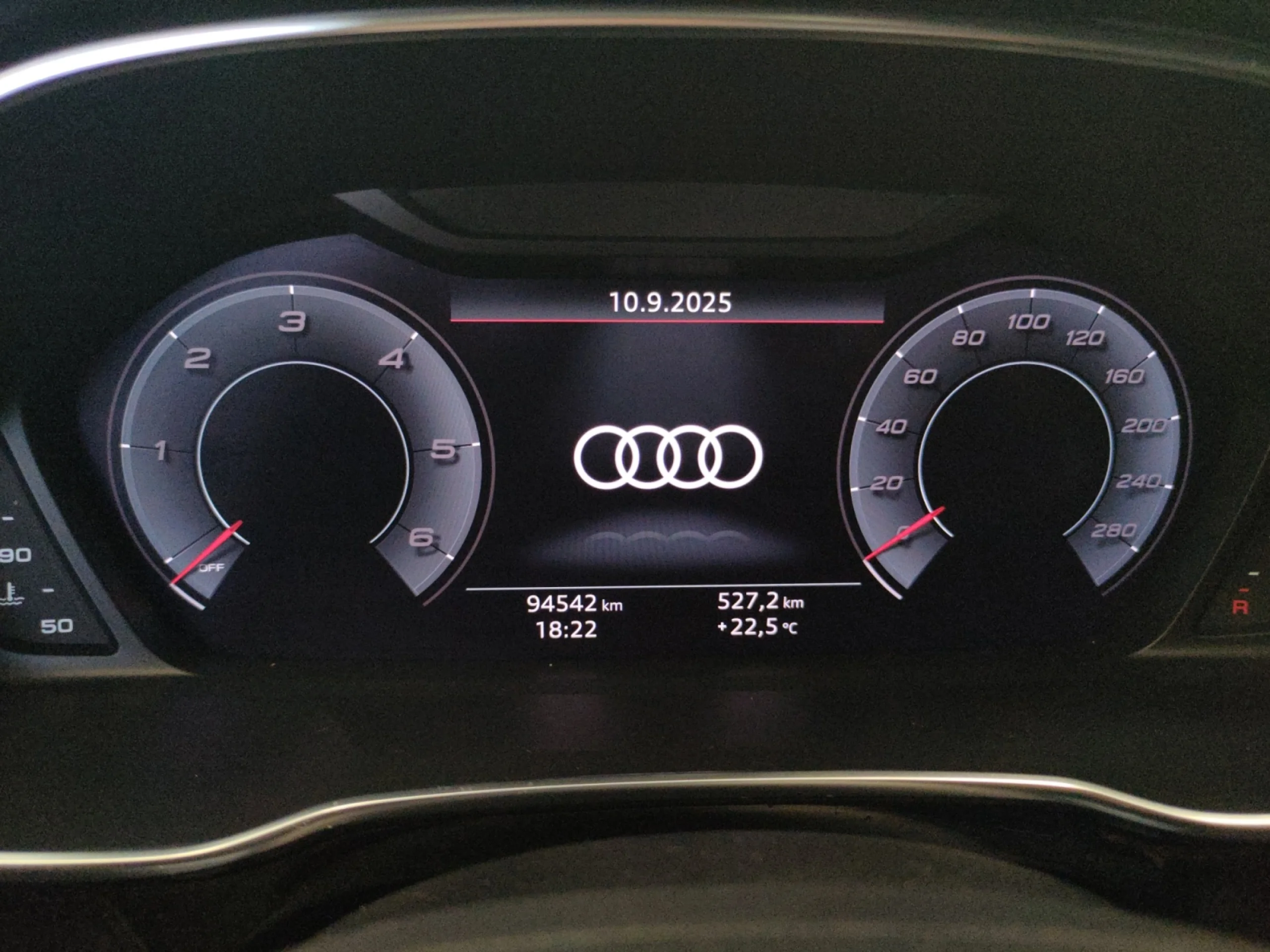 AUDI Q3 BLACK LINE 35 TDI 110KW (150CV) S TRONIC - Foto 10